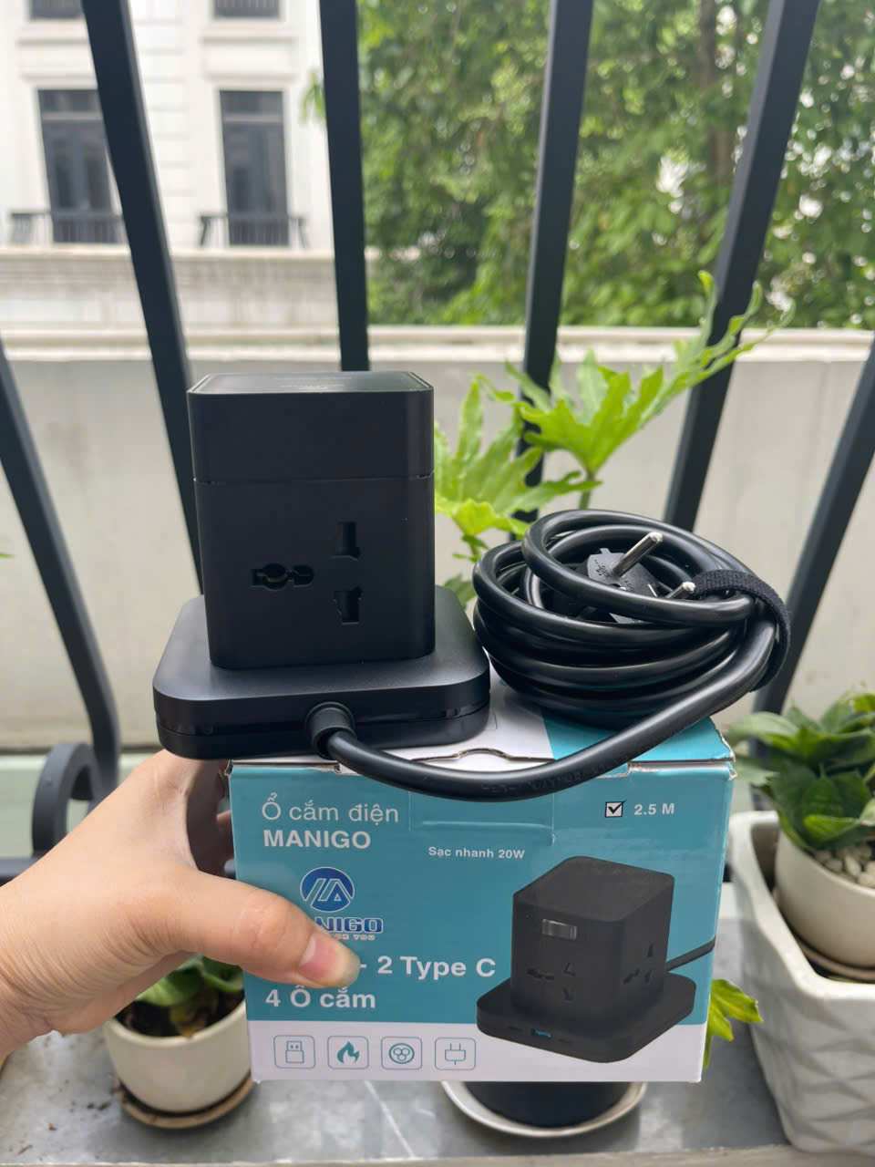 Mô tả Ổ Cắm Điện Đa Năng Manigo Nhiều Lỗ Cắm 2500W Tích Hợp USB TypeC Sạc Nhanh PD20W An Toàn Có Cầu Chì - 8