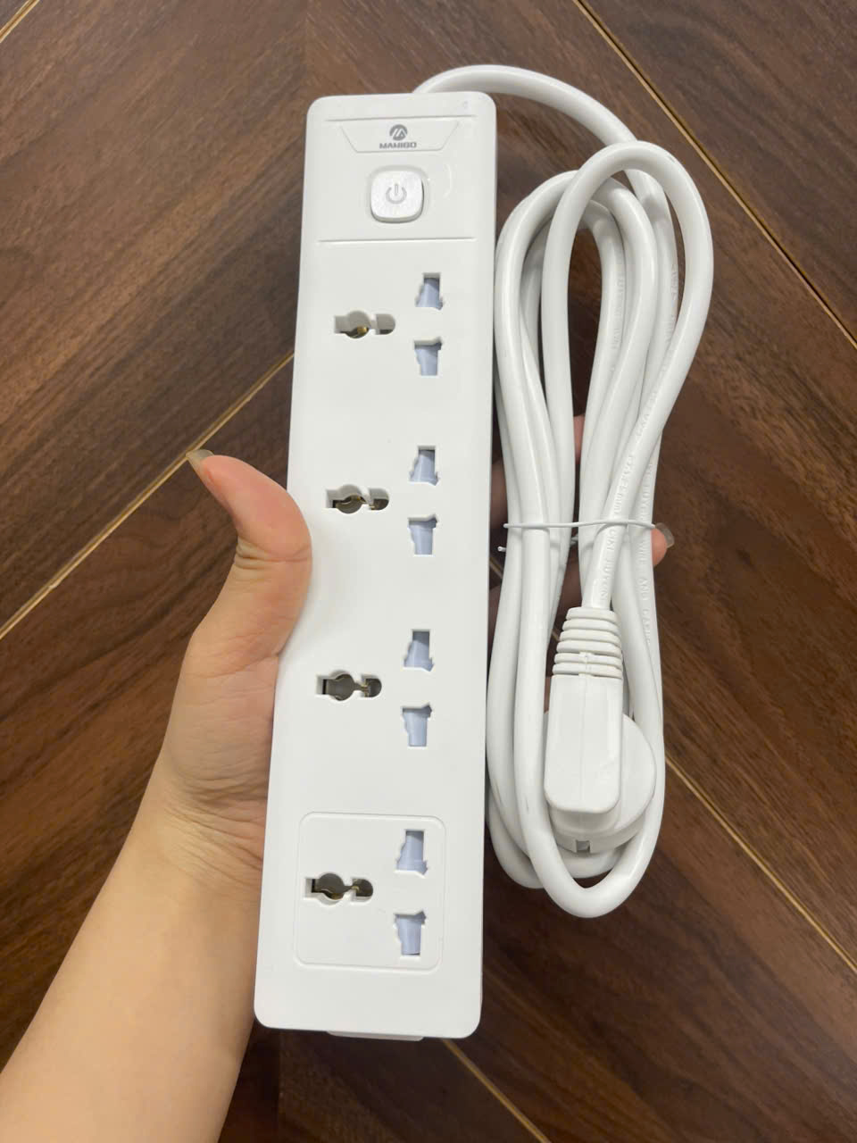 Mô tả Ổ cắm điện ĐA NĂNG MANIGO UNS 1K4 nhiều lỗ cắm công suất 2500W có cầu chì an toàn bảo hành 18 tháng - 5