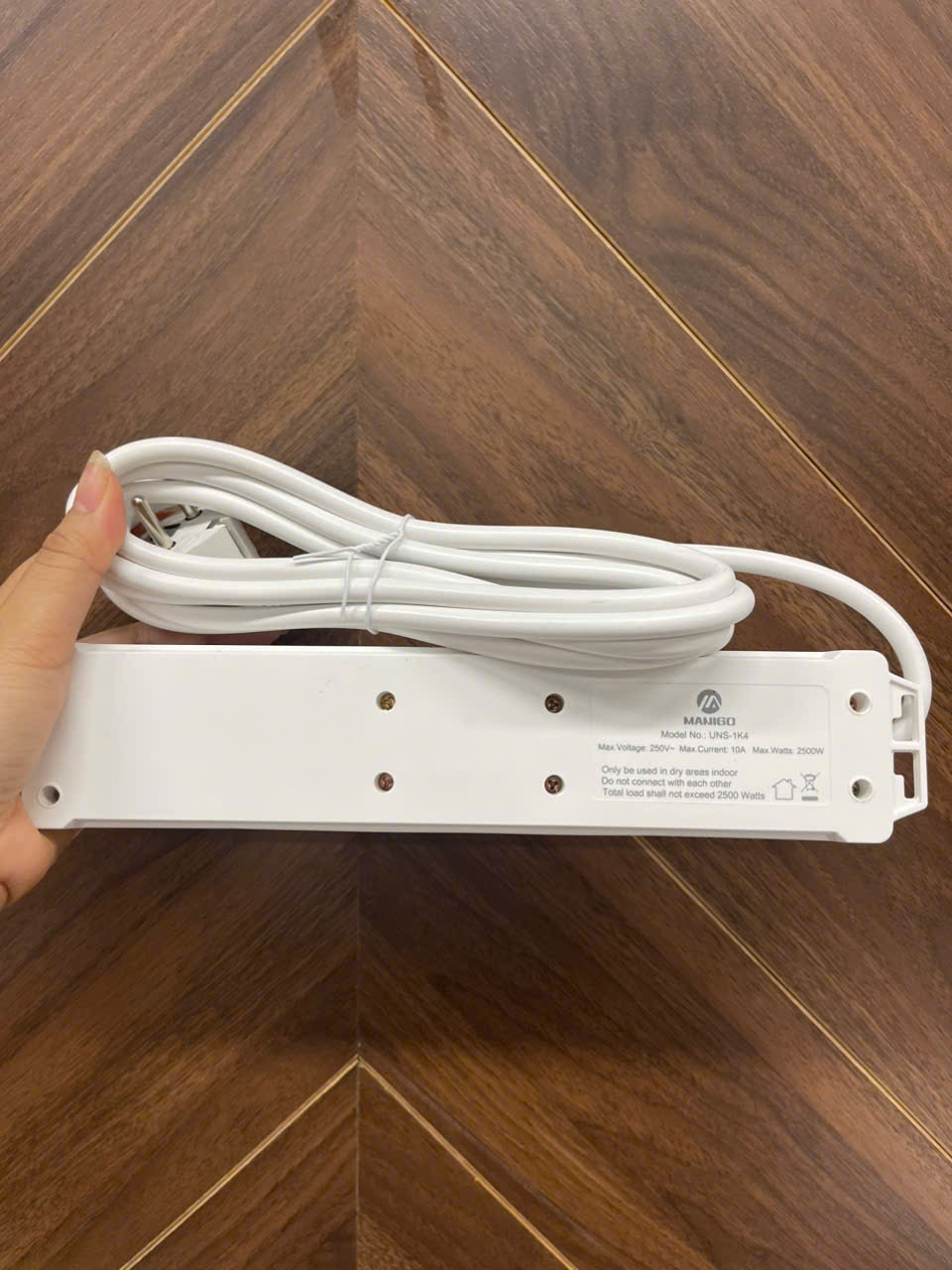 Mô tả Ổ cắm điện ĐA NĂNG MANIGO UNS 1K4 nhiều lỗ cắm công suất 2500W có cầu chì an toàn bảo hành 18 tháng - 7
