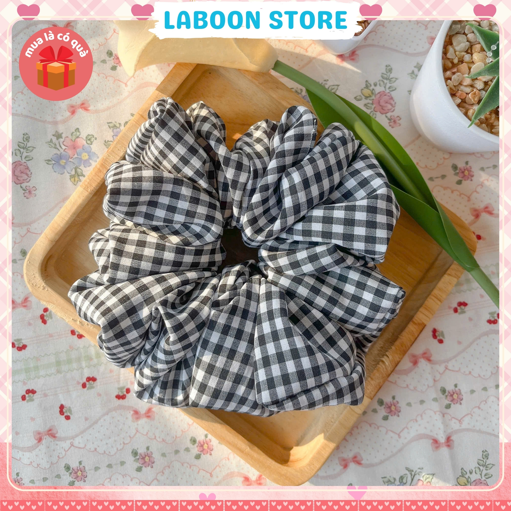 Mô tả Scrunchies vải caro sọc pastel LABOON dây buộc tóc bản to chất vải đủi thô nhún đứng form tóc - 3