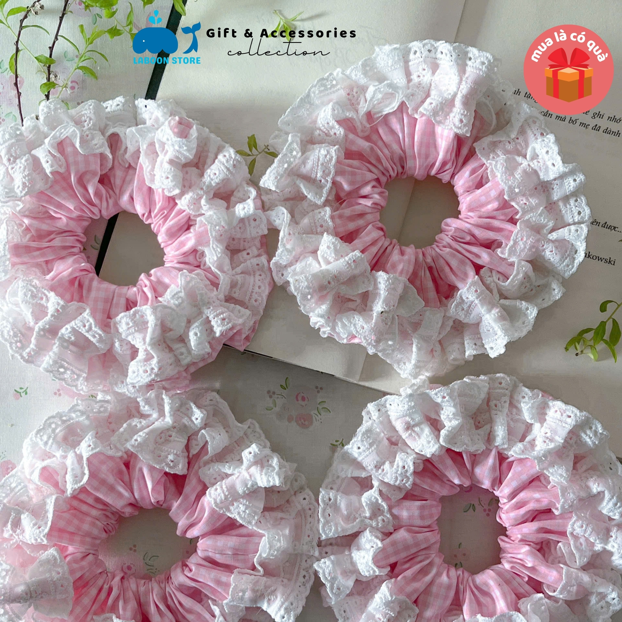 Mô tả Scrunchies LABOON tiểu thư phối ren nơ bèo trắng tinh tế buộc tóc hồng baby dịu dàng như sương mai - 3