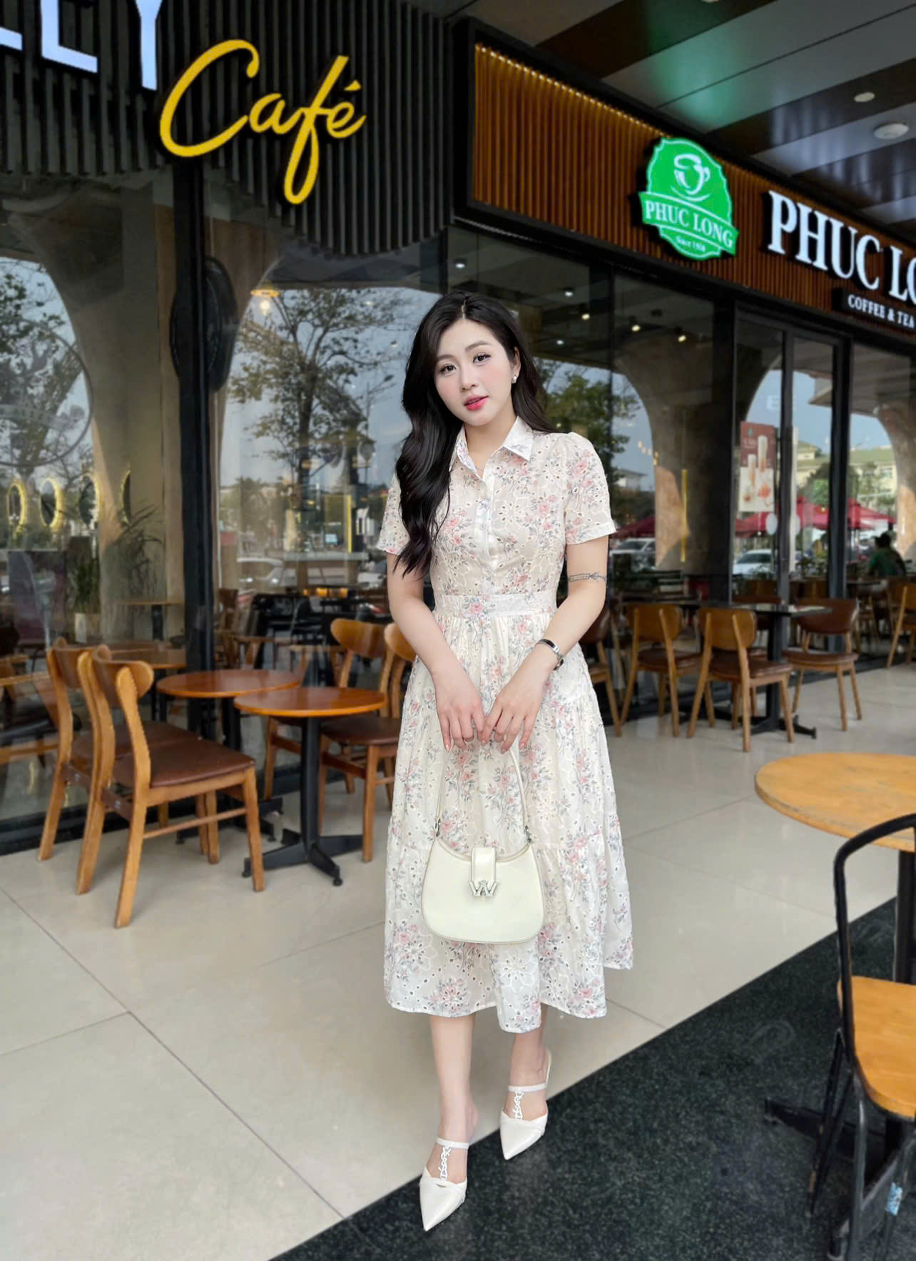 Mô tả Váy Hoa Cổ Đức Mã 278 Kiểu Dáng Xòe, Phối Cúc, Vải Thô Boil Mềm Mát Kiểu Dáng Thanh Lịch - 1