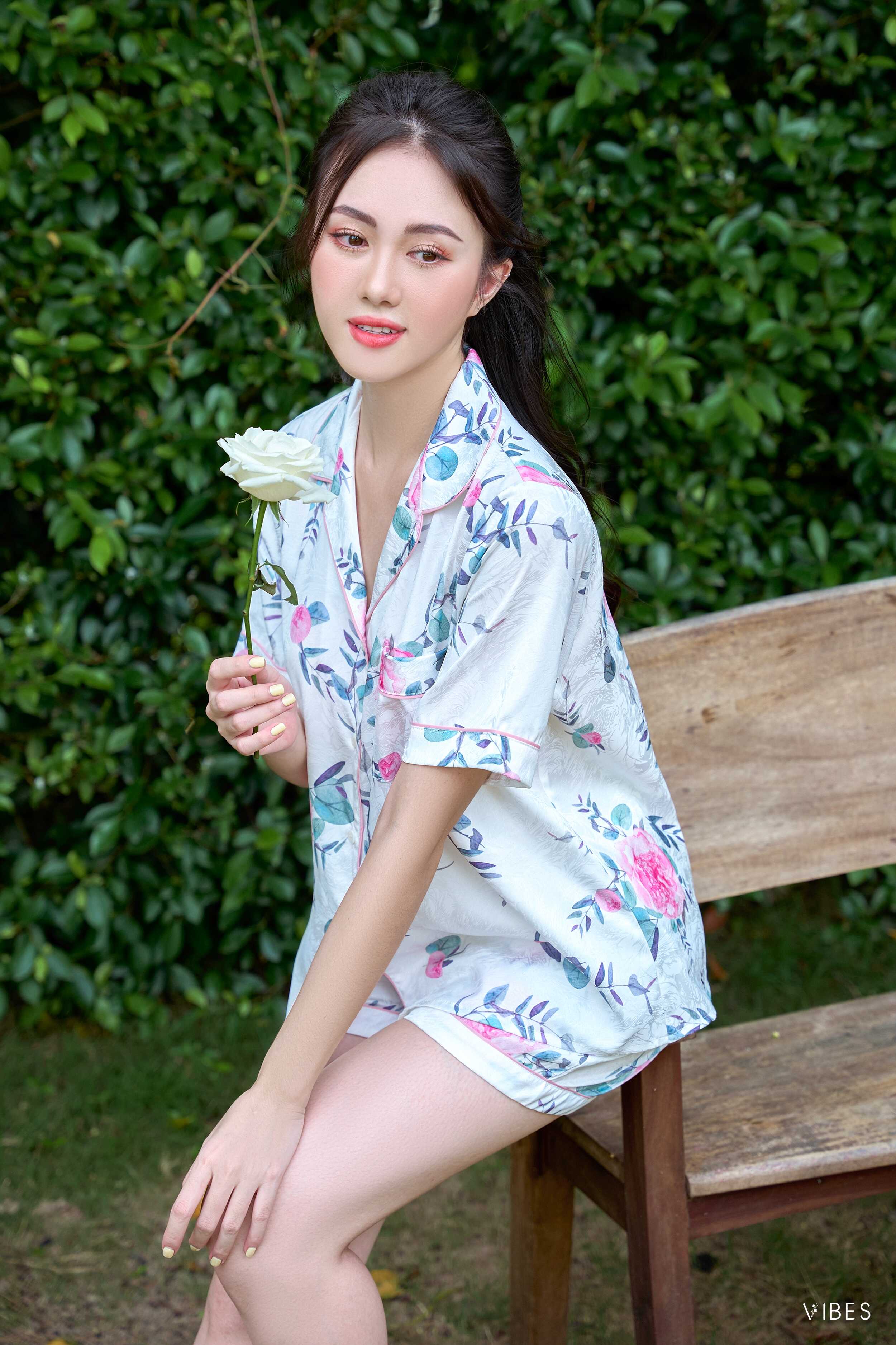 Mô tả VIBES Pijama ngắn Lụa gấm họa tiết hoa nhí Lucie Py Set - 3