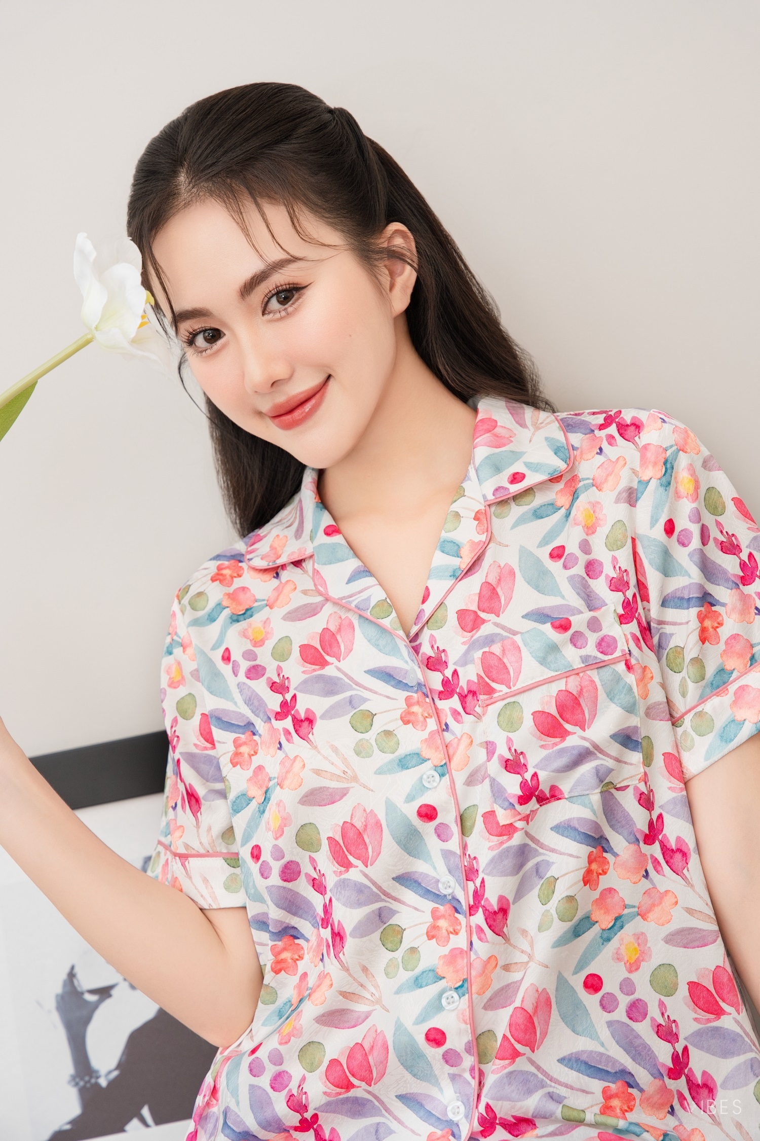 Mô tả VIBES Pijama ngắn Lụa gấm họa tiết hoa nhí Lucie Py Set - 5