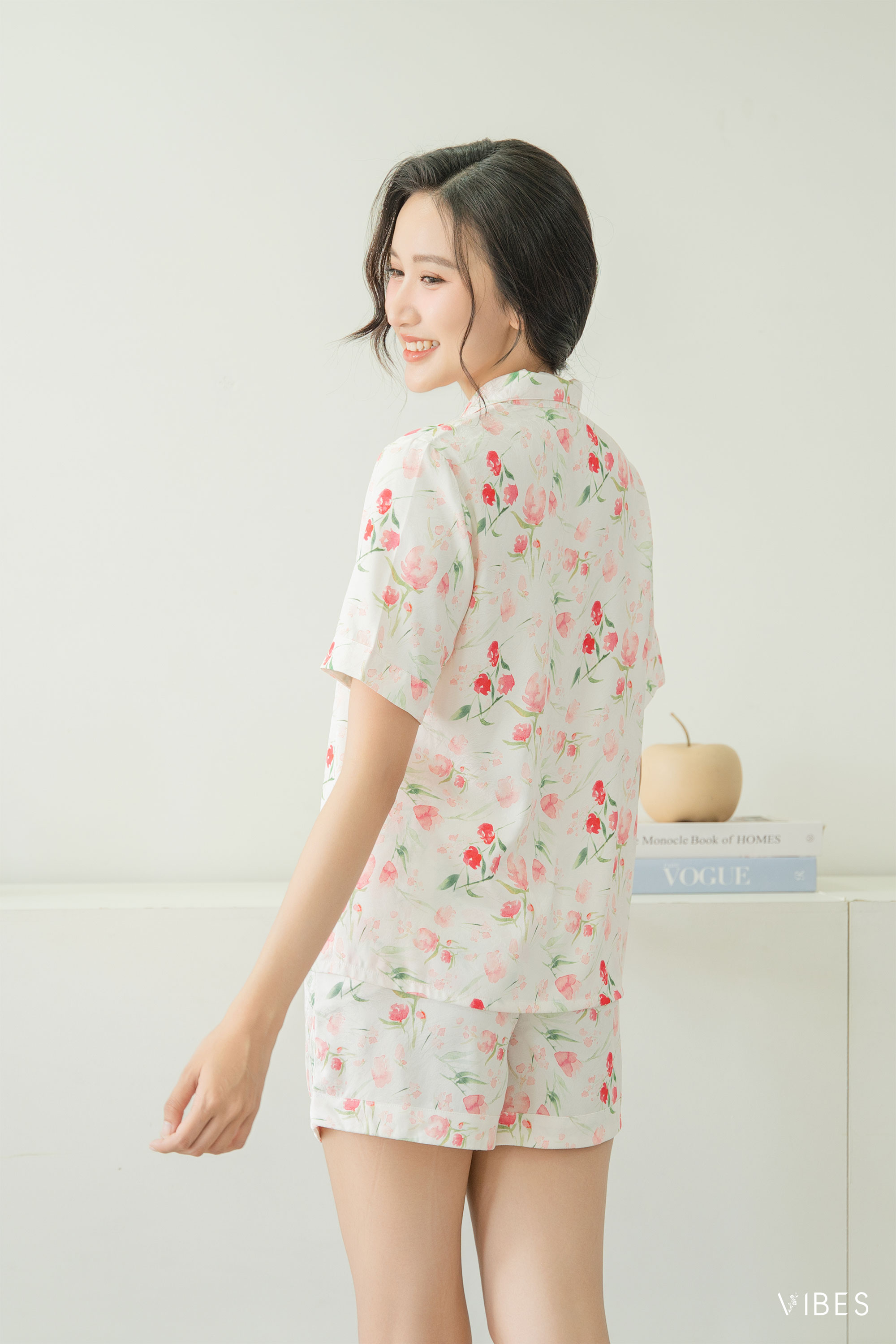 Mô tả VIBES Pijama ngắn Lụa gấm họa tiết hoa nhí Lucie Py Set - 1