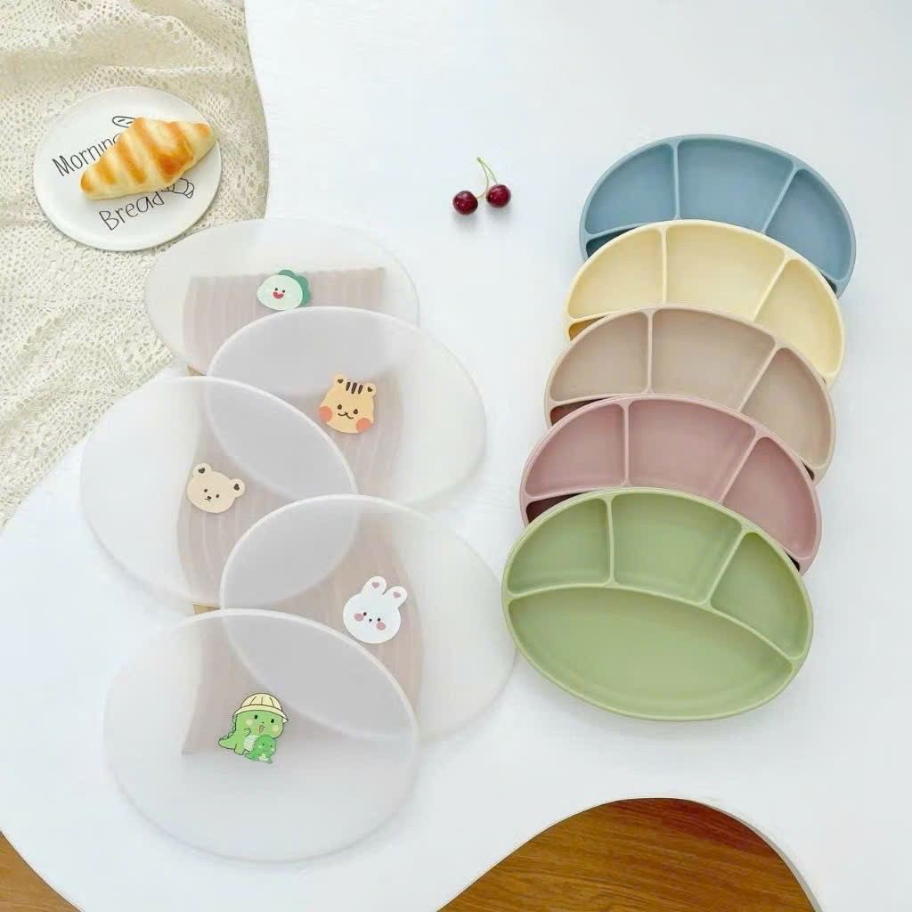 Mô tả Khay Ăn Dặm 4 Ngăn Hình Oval KidsWorld Chất Liệu Silicon Cao Cấp Có Đế Hít Chống Đổ Cho Bé - 1