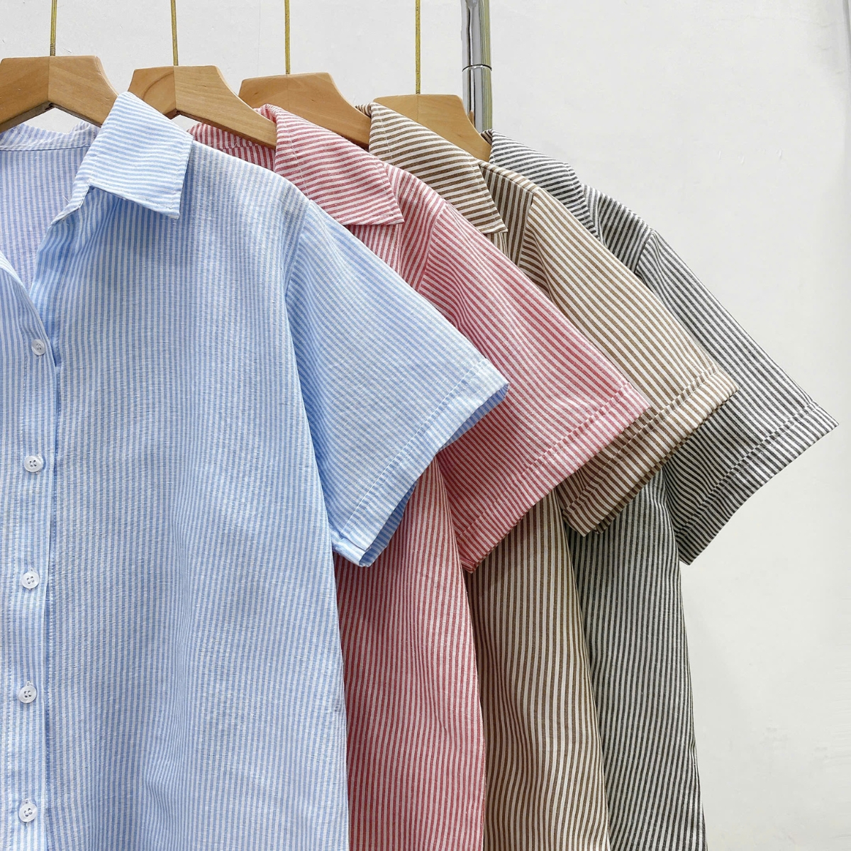 Mô tả Áo Sơ Mi Kẻ Sọc Bigsize Nữ Somi Tay Ngắn Tôn Dáng Vài Cotton Thô Cho Chubby SM184 - 3