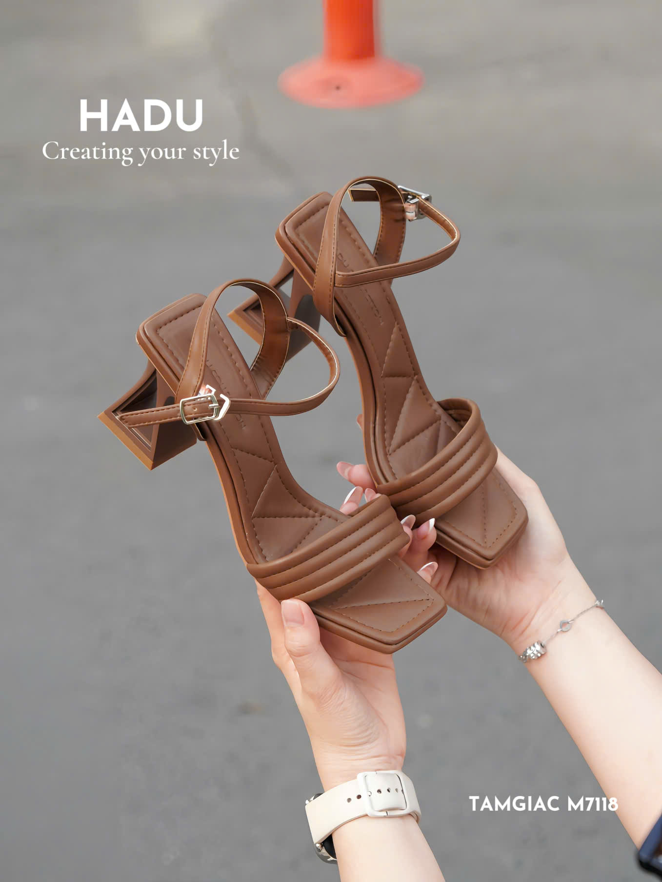 Giày Cao Gót HADU M7118 màu trắng