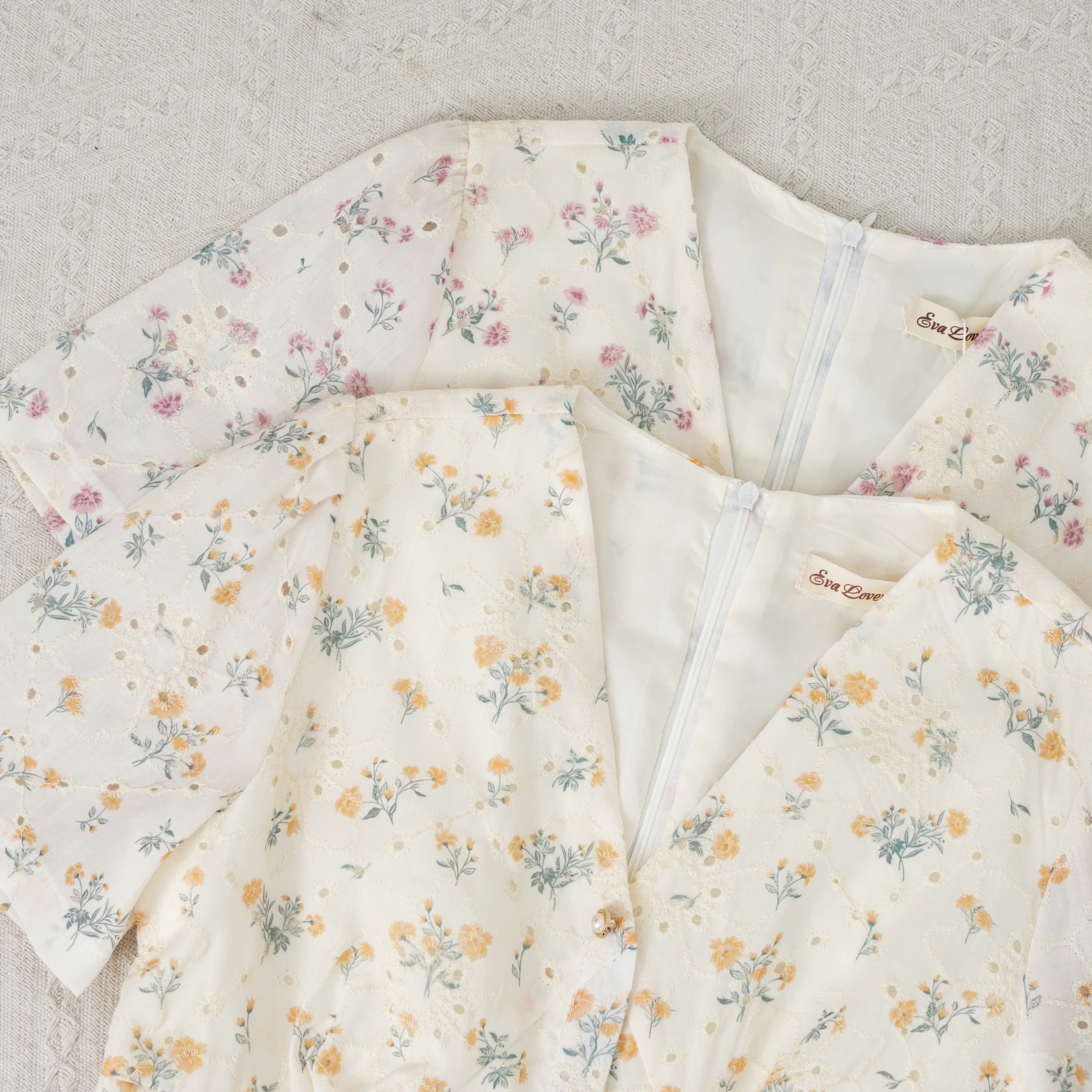 Mô tả Váy hoa nhí tay ngắn cổ V V2025281 dáng xòe nữ tính - Đầm hoa vintage công sở đi chơi, đi làm - 3