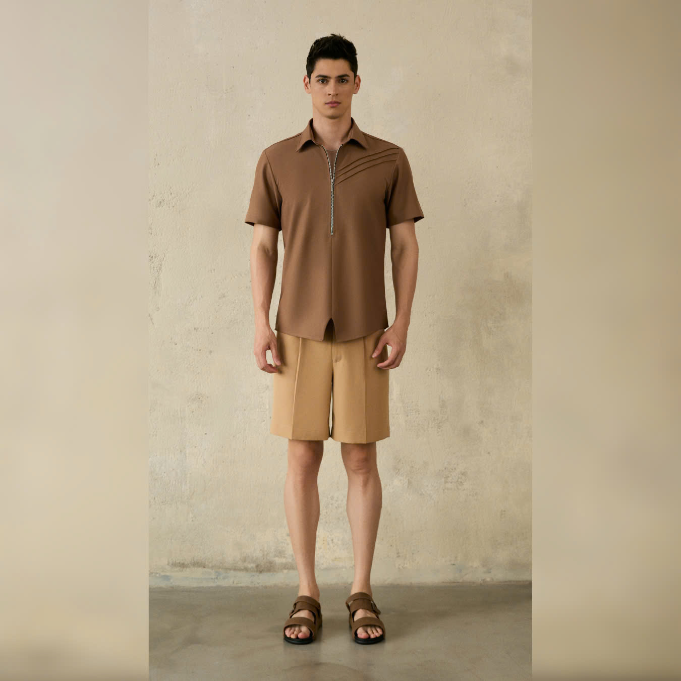 Mô tả Áo sơ mi nam màu nâu tay ngắn SIMTU, điểm nhấn xếp li và dây khoá kéo, vải cotton thoáng mát & co giãn | SM049-50 - 2
