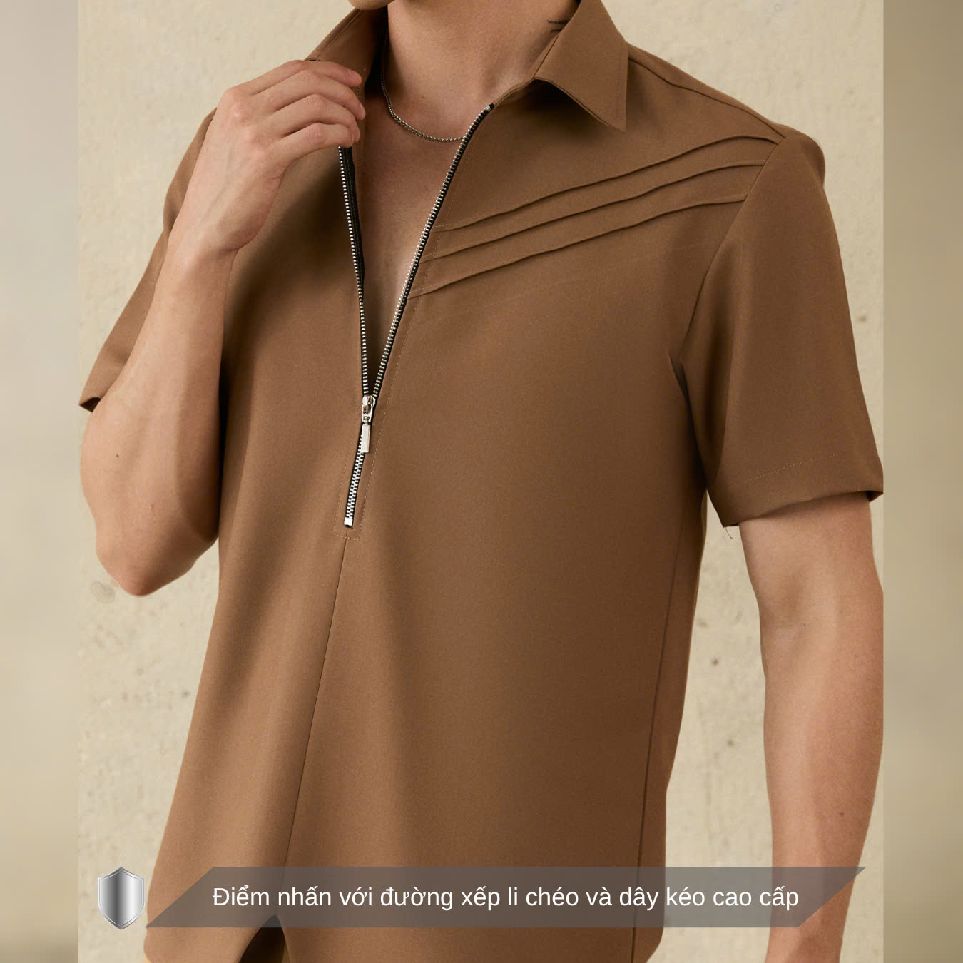Mô tả Áo sơ mi nam màu nâu tay ngắn SIMTU, điểm nhấn xếp li và dây khoá kéo, vải cotton thoáng mát & co giãn | SM049-50 - 5