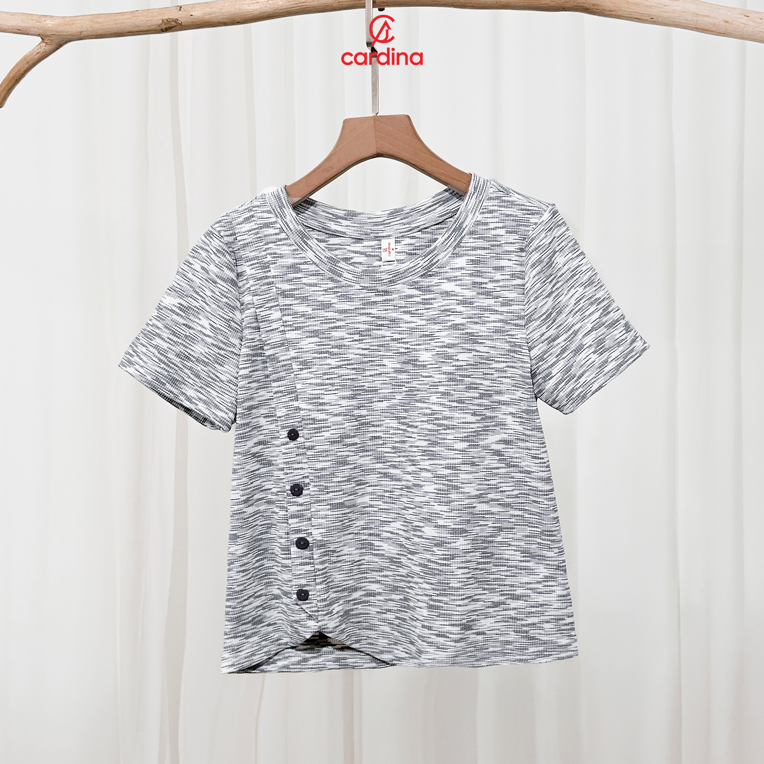 Mô tả Áo thun nữ CARDINA chất tăm cotton kiểu dáng croptop tà lệch 5AFC25 - 3
