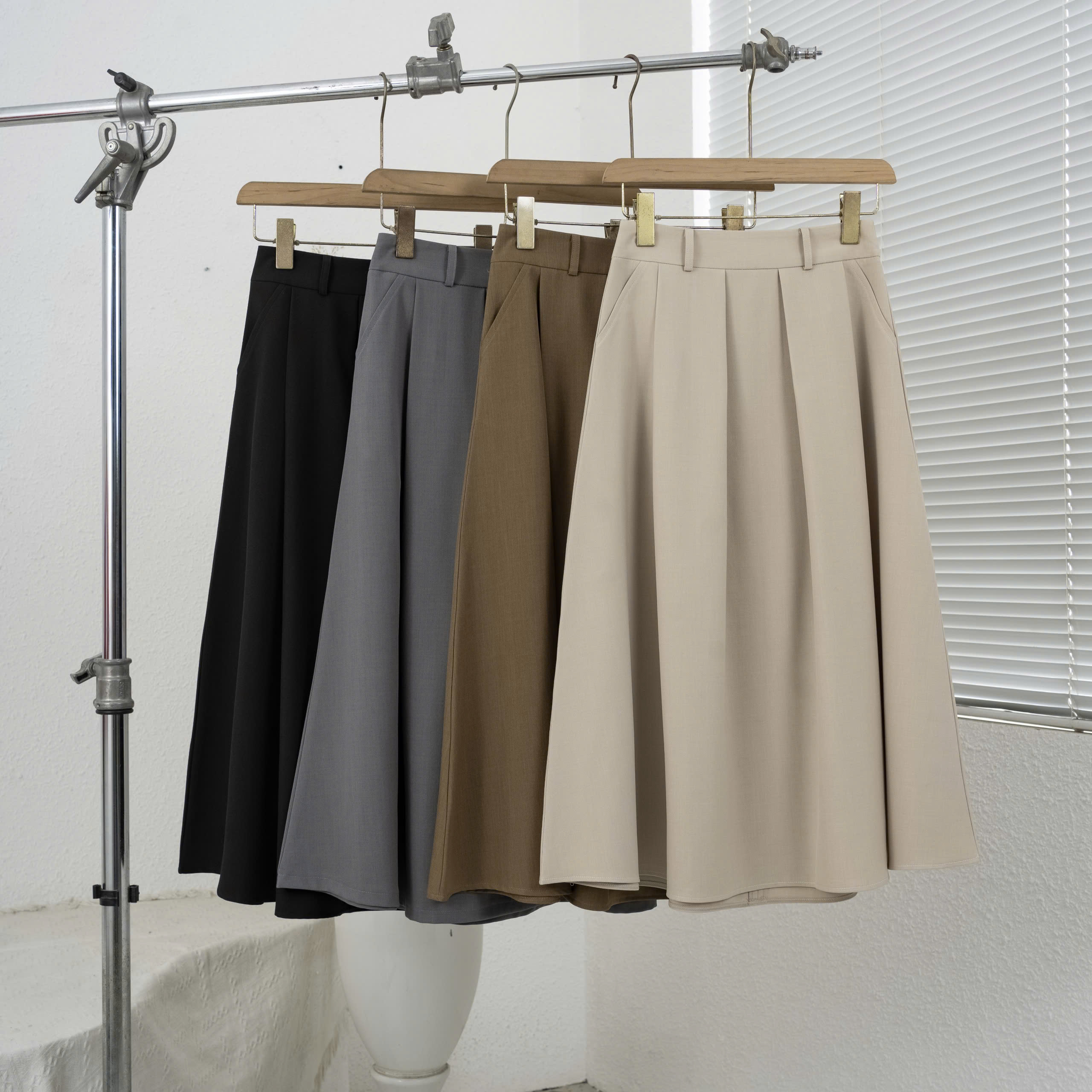 Mô tả Chân váy ly hộp 279 dáng xòe dài 80cm – Chất vải gold Hàn cao cấp, mềm mịn, che dáng tốt - 2