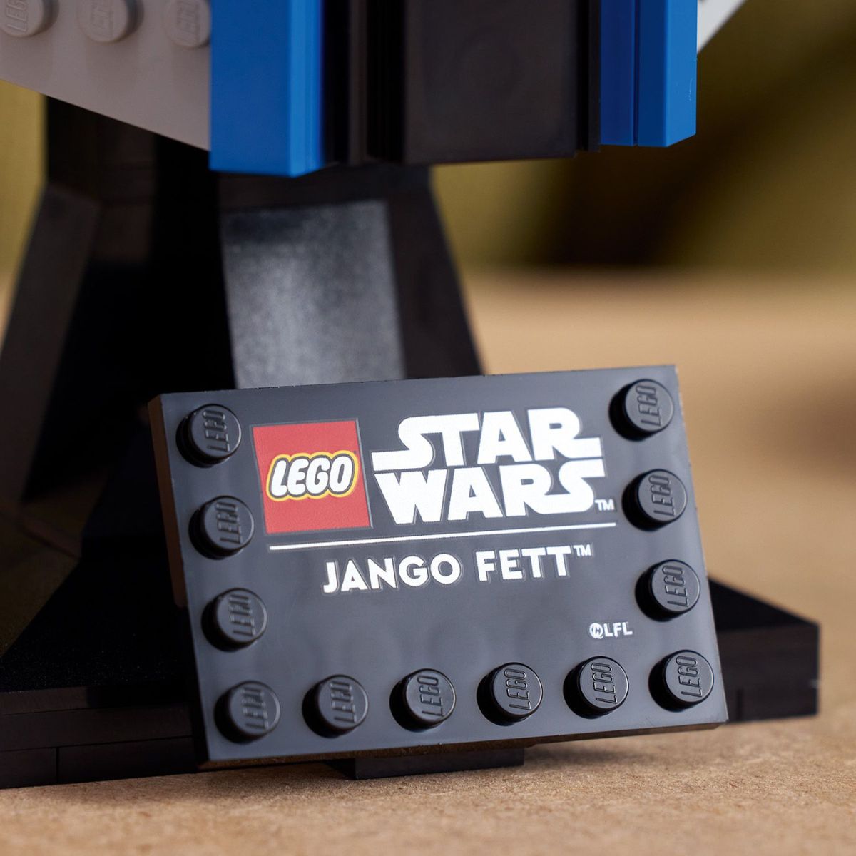 Mô hình Mũ Chiến Binh Jango Fett LEGO 75408 từ nhiều góc độ