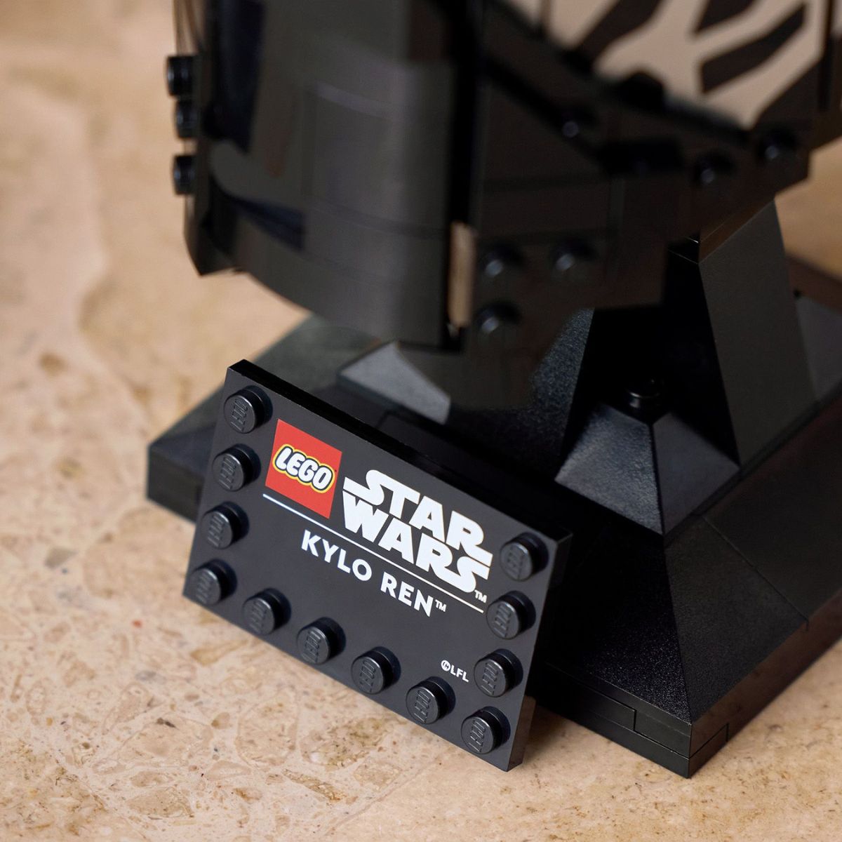 Mô tả LEGO STAR WARS 75415 Đồ Chơi Lắp Ráp Mũ Giáp Kylo Ren (529 chi tiết) - 5