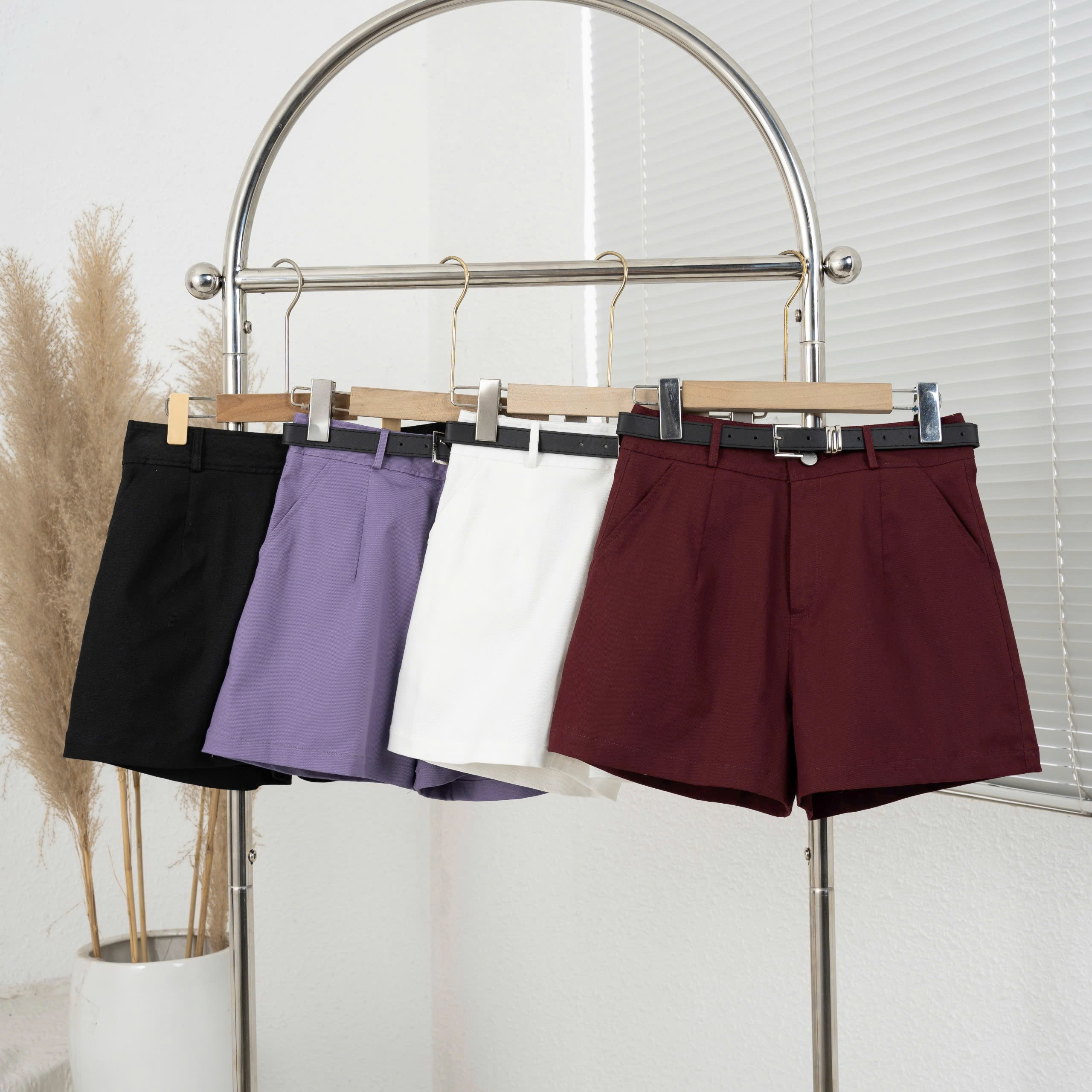 Mô tả Quần short kaki nữ  cạp cao mã 273 - Dáng xuông tôn dáng, có belt, chất dày dặn dễ phối đồ - 1
