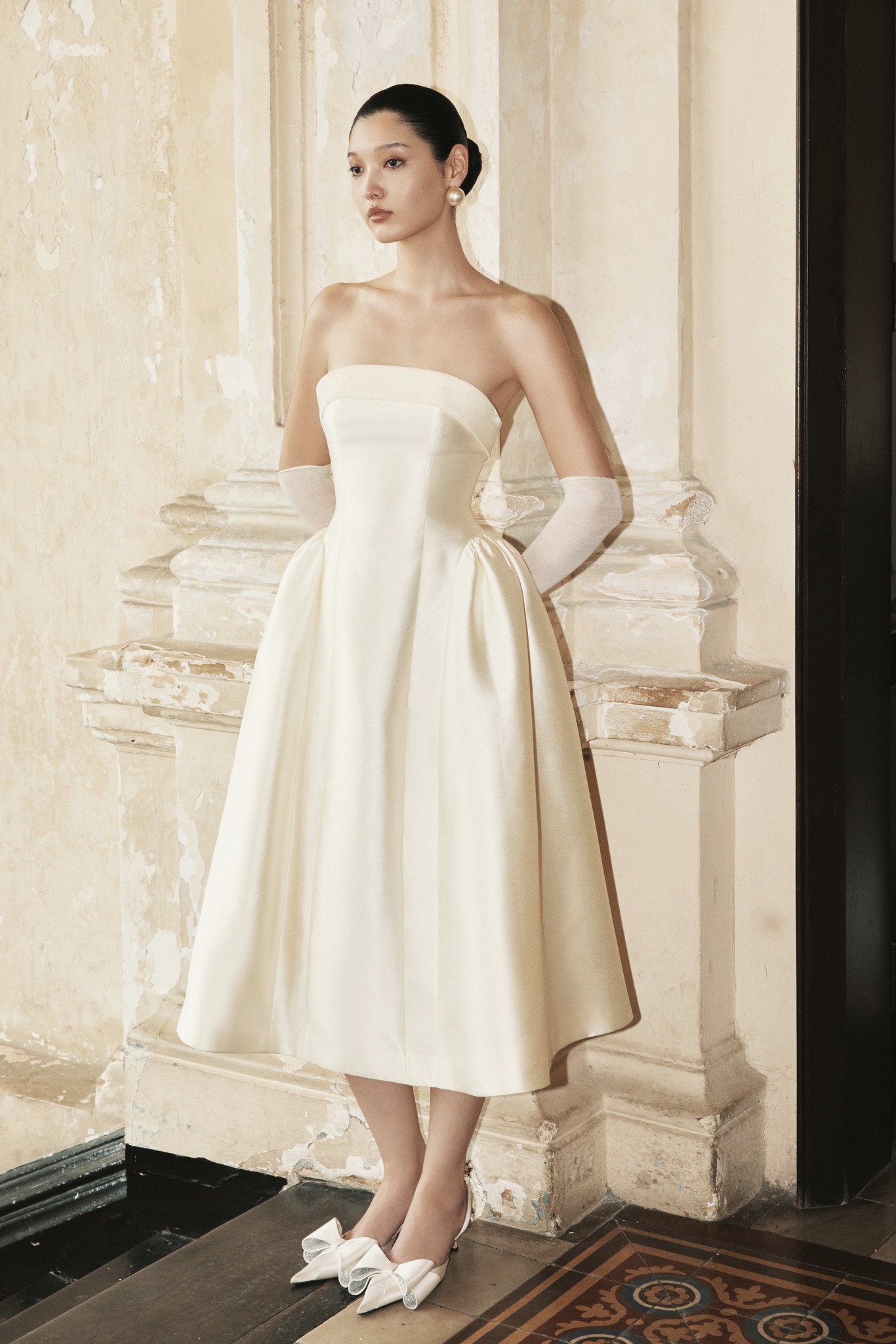 Mô tả Đầm taffeta phối nhung, quây cúp ngực Lucielle Dress HUONG BOUTIQUE HBV1332 - 1