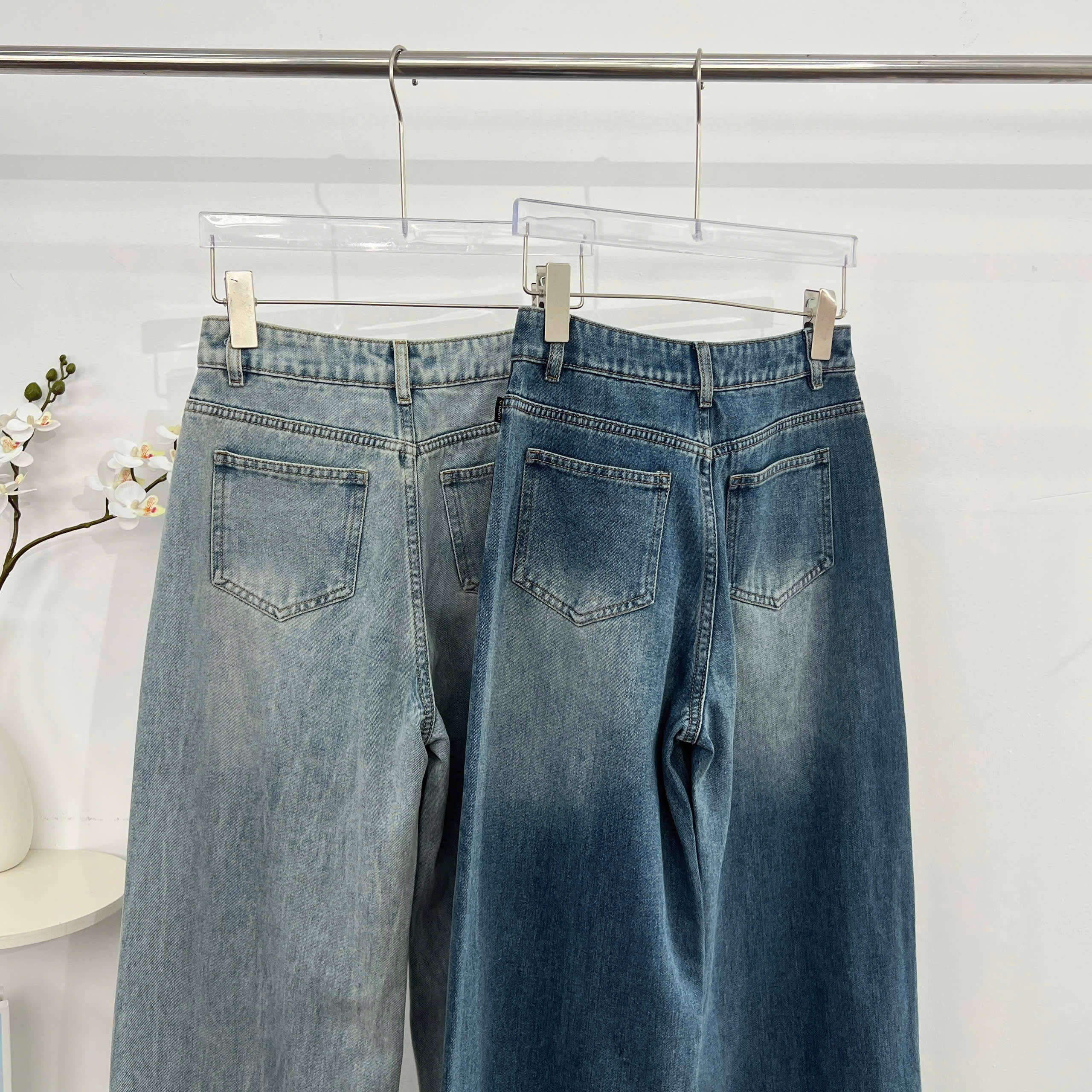 Mô tả Quần Jean Nữ 𝐂𝐂𝐇𝐀𝐓 Dáng Suông Rosie Dập Hoa Nổi Chất Liệu Jeans Cao Cấp 15GDJ2012ST - 4