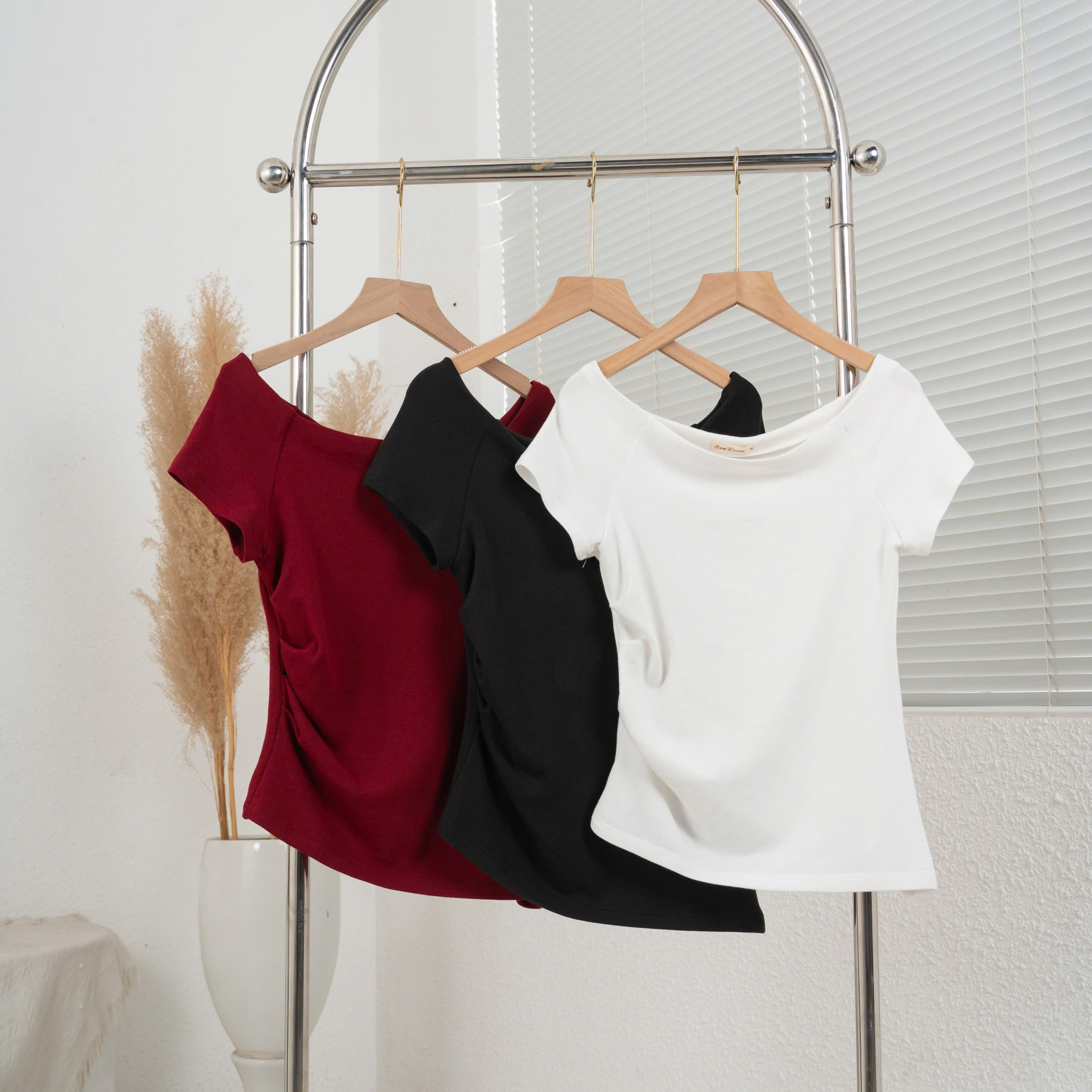 Mô tả Áo thun nữ Evalover mã 276 kiểu dáng ngang vai, chất cotton Nhật co giãn 4 chiều - 1