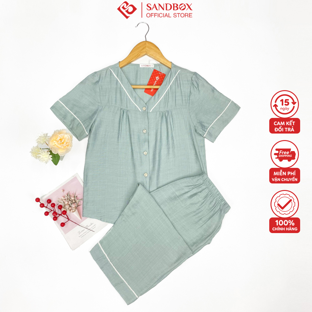 Bộ Quần Lửng Cổ V Nữ