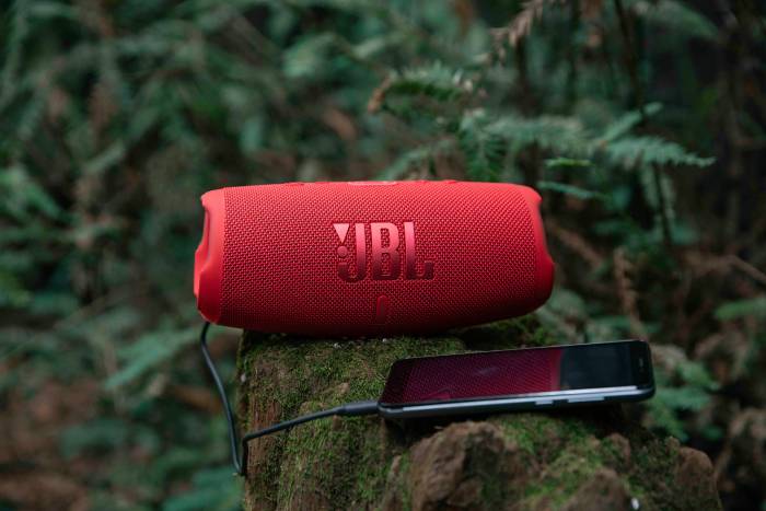 Mô tả Loa Bluetooth JBL Charge 5 Công Suất 40W Tích Hợp Tính Năng Sạc Dự Phòng, Chơi Nhạc tới 20 Giờ Chống Nước Bụi IP67 - 3