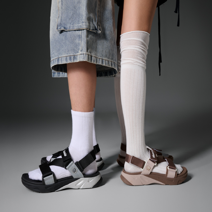 Mô tả Giày Sandal Nam Nữ F8M Êm Chân, Bền Màu Đen Xám Shondo F8M0110 - 5