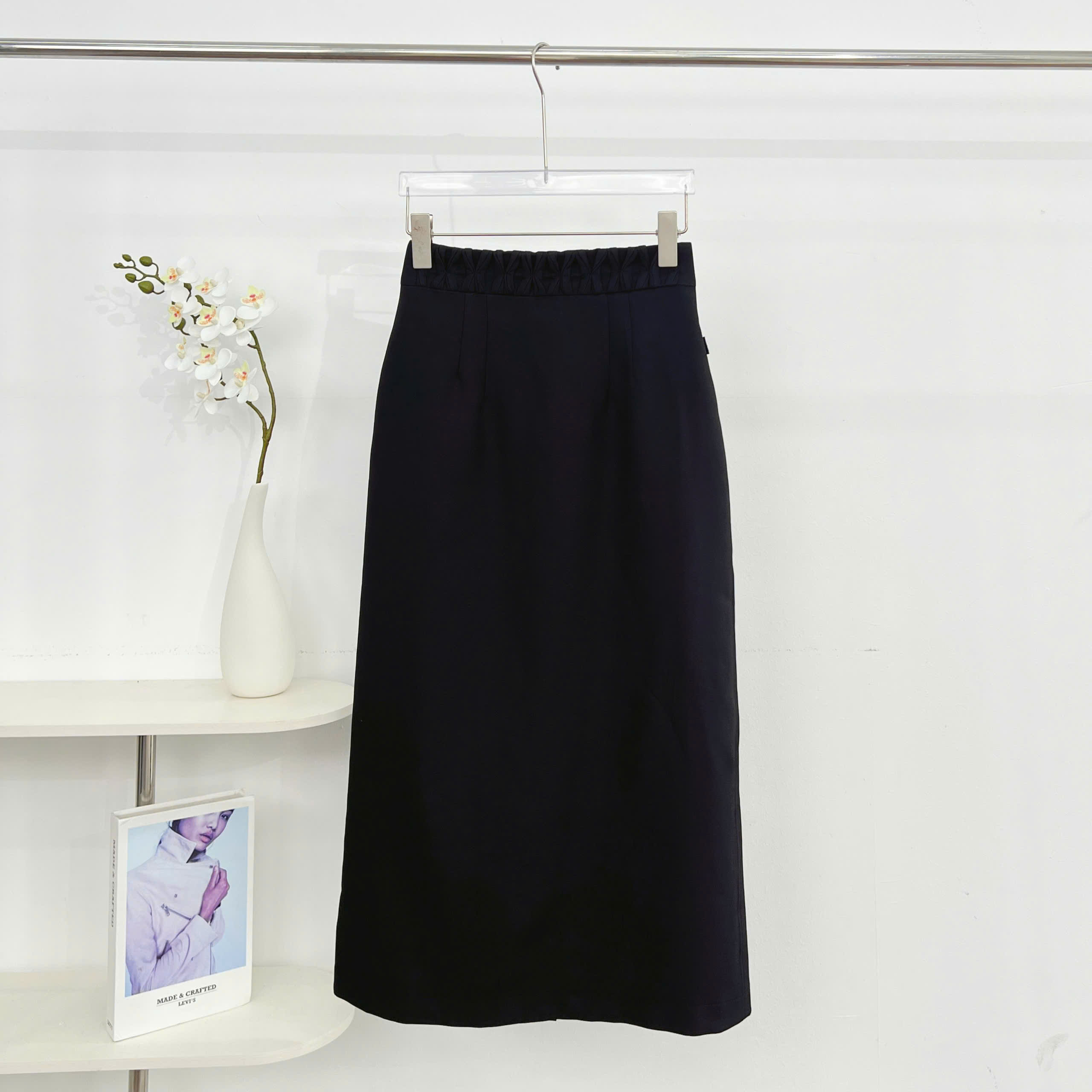 Mô tả Chân Váy 𝐂𝐂𝐇𝐀𝐓 Dáng Suông Cạp Smocking Thân Trước Chất Liệu Tuytsi Cao Cấp 15CDS2028ST - 7