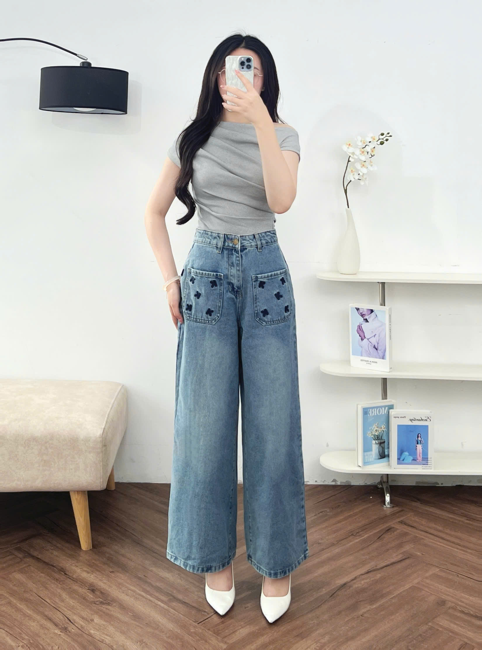 Mô tả Quần Jean Nữ 𝐂𝐂𝐇𝐀𝐓 Dáng Suông Chữ K Trang Trí Túi Chất Liệu Jeans Cao Cấp 15GDJ2020ST - 1