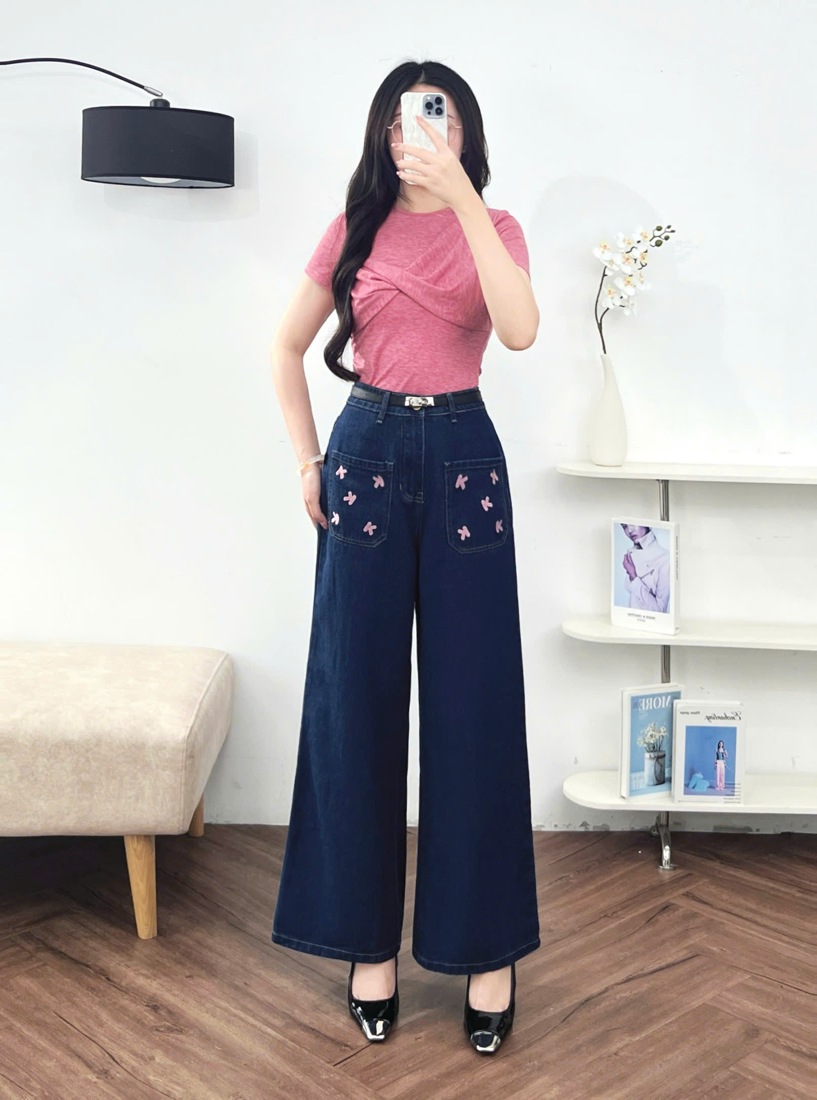 Mô tả Quần Jean Nữ 𝐂𝐂𝐇𝐀𝐓 Dáng Suông Chữ K Trang Trí Túi Chất Liệu Jeans Cao Cấp 15GDJ2020ST - 2