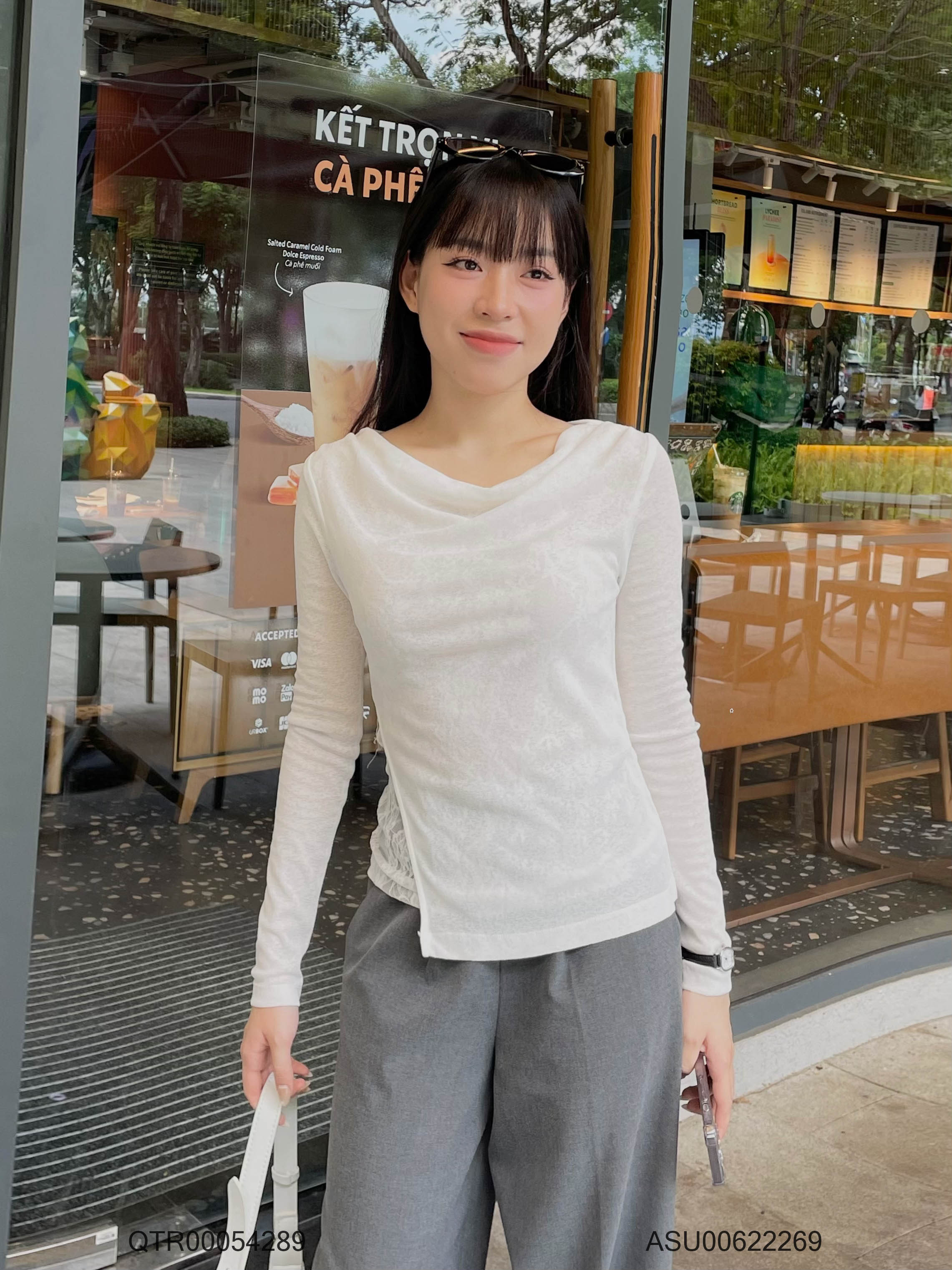 Mô tả Áo Trễ Vai Tay Dài VM STYLE  Vạt Chéo Lót Ren Hoa Chất Liệu Vải Thun Giấy Sang Trọng ASU00622 - 1