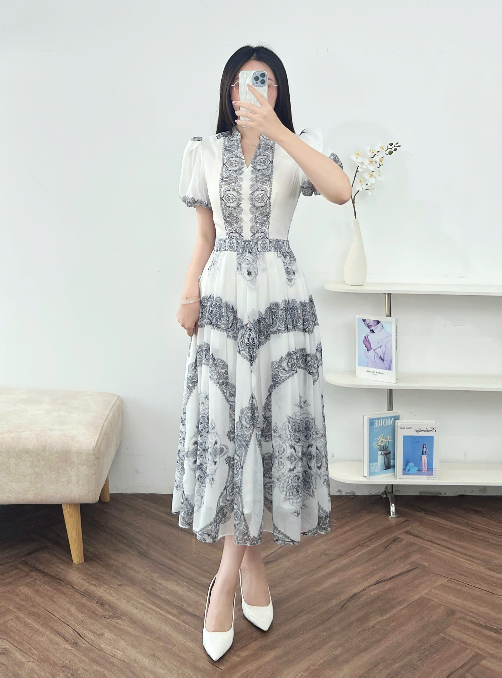Mô tả Đầm Nữ 𝐂𝐂𝐇𝐀𝐓 Dáng Xòe Ly Họa Tiết Crystal Chất Liệu Voan Mềm Mại 15VNV5001XT - 2