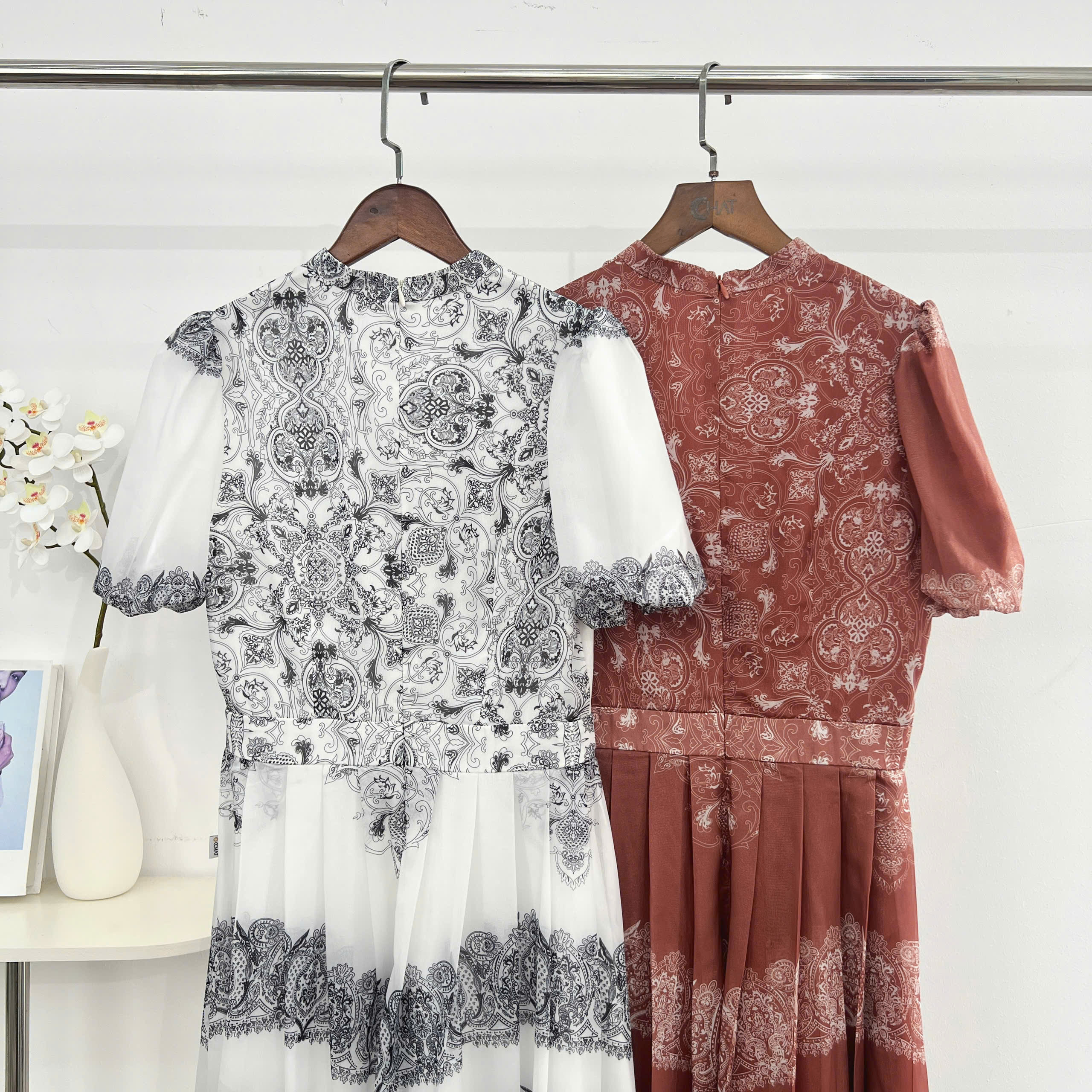 Mô tả Đầm Nữ 𝐂𝐂𝐇𝐀𝐓 Dáng Xòe Ly Họa Tiết Crystal Chất Liệu Voan Mềm Mại 15VNV5001XT - 6