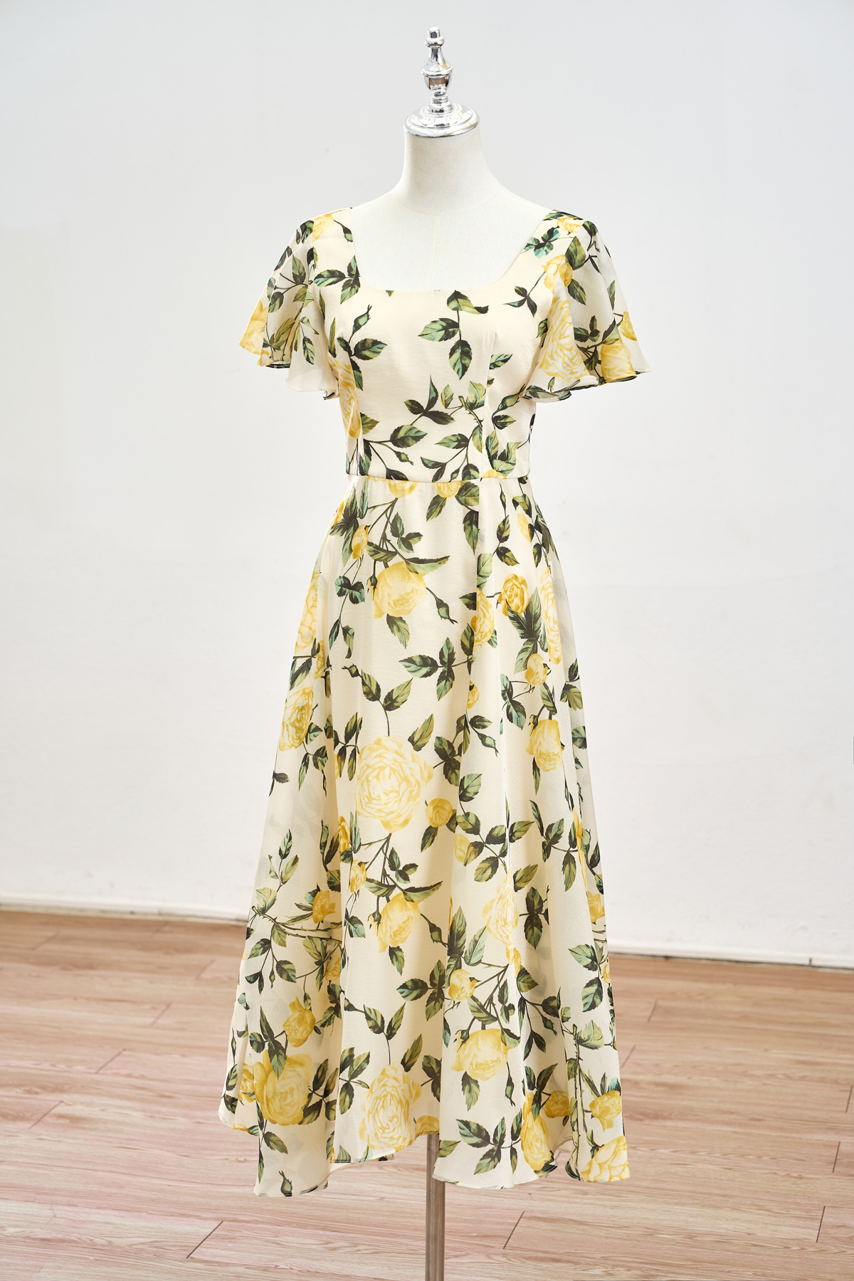 Mô tả Đầm Maxi Roselle Cổ Vuông Tùng Xoè Xẻ Gối Đầm ĐI Biển Đi Tiệc SHE'S BACK S63L25H002 - 3