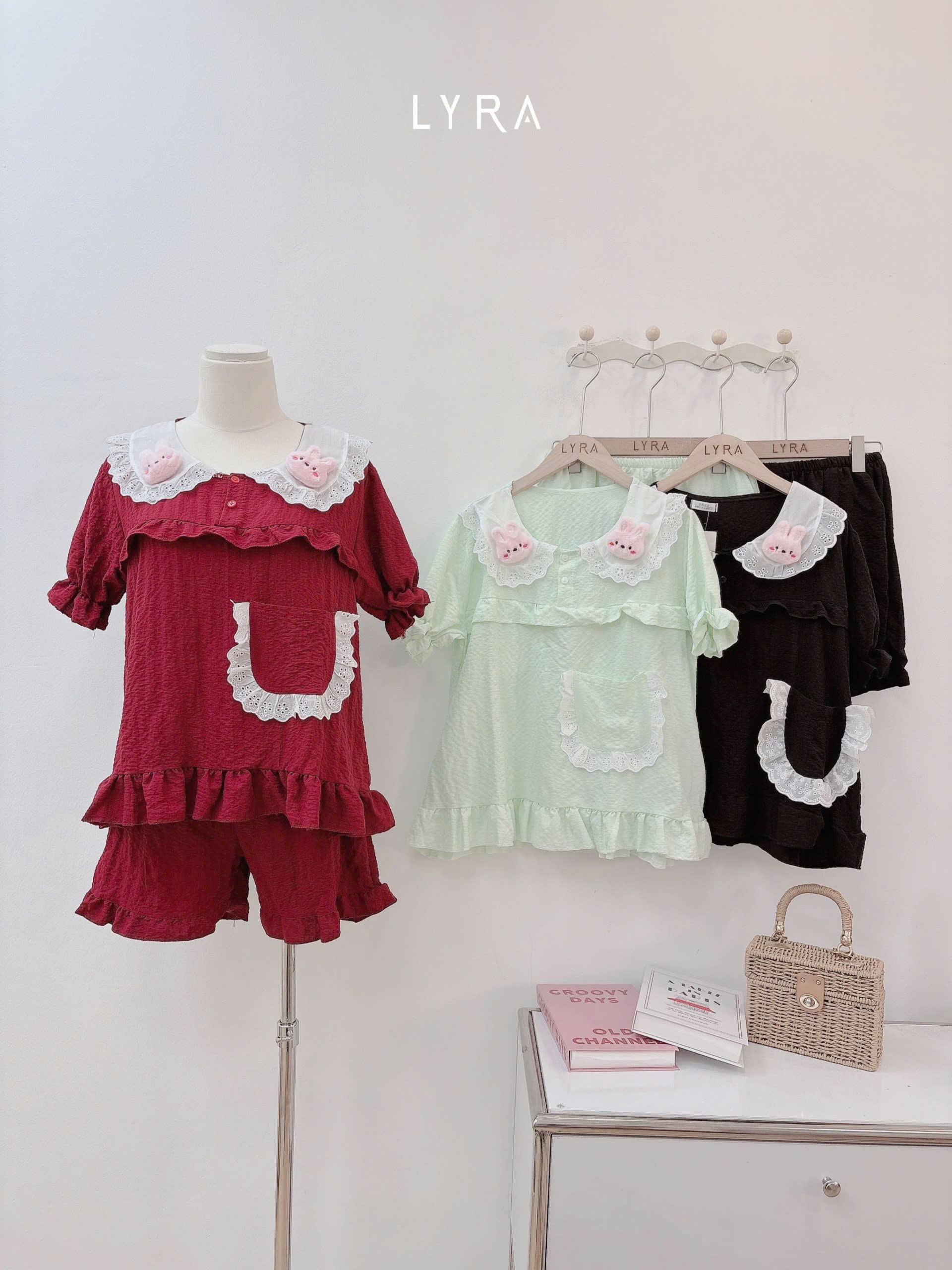 Mô tả LYRA - Bộ đồ ngủ nữ hình thỏ nổi cổ bèo phối túi viền ren, set đũi pijama thoải mái thoáng mát - LWNSE013 - 3