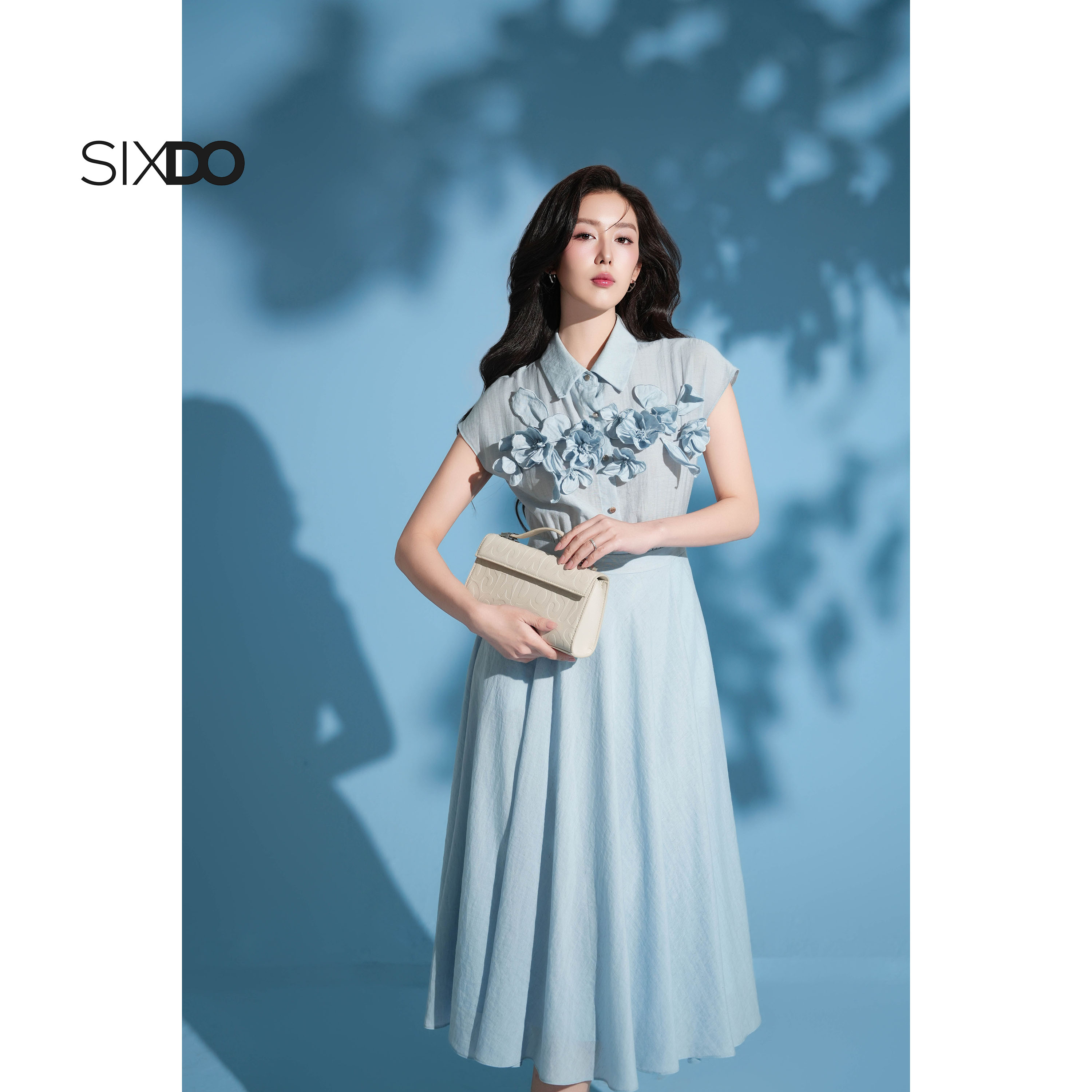 Mô tả Đầm xoè xanh cổ đức phối hoa 3D SIXDO (Light Blue 3D Flower Organza Flared Dress) - 4