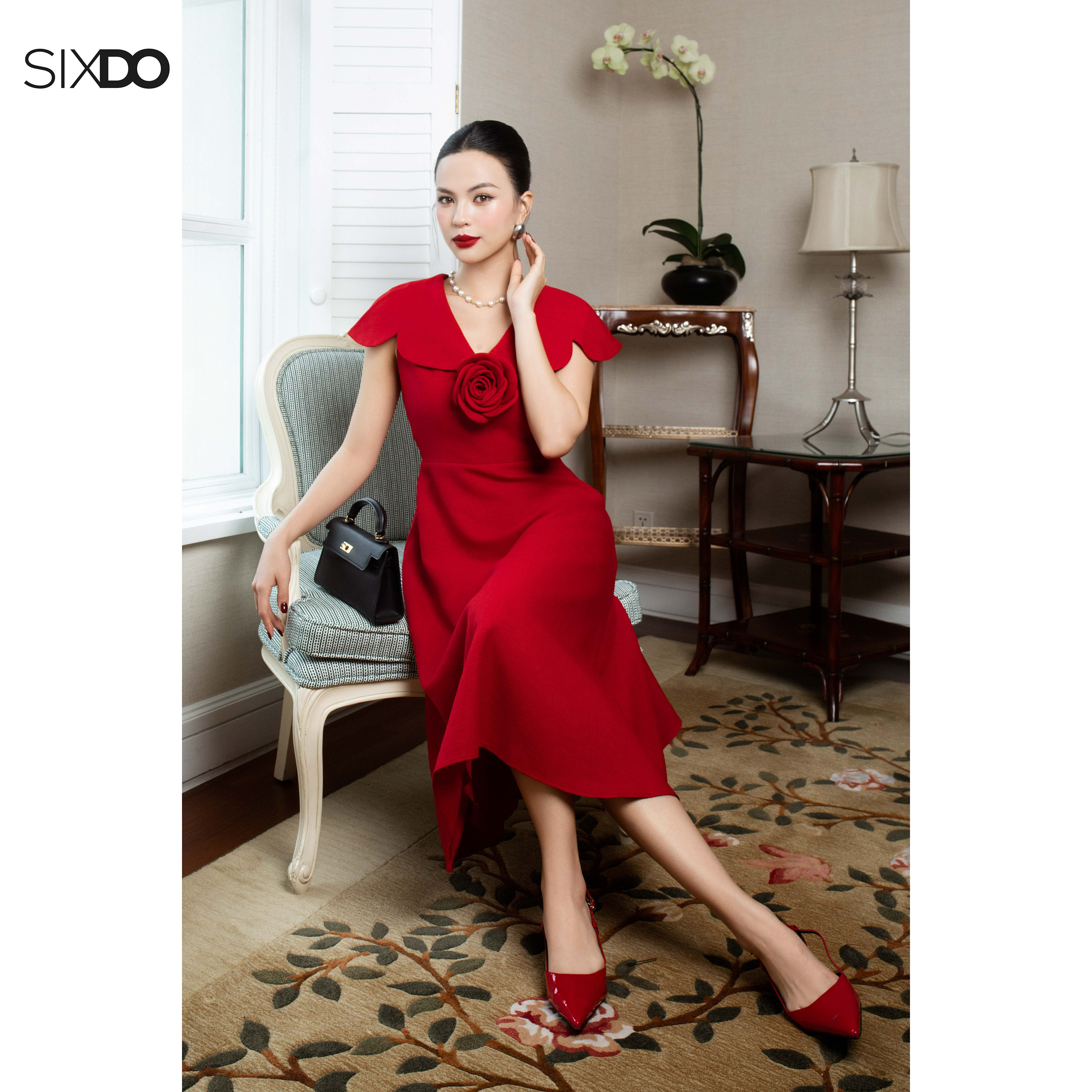 Mô tả Đầm đỏ xòe cổ tim phối hoa SIXDO (Red Woven Flared Dress With Flower) - 3