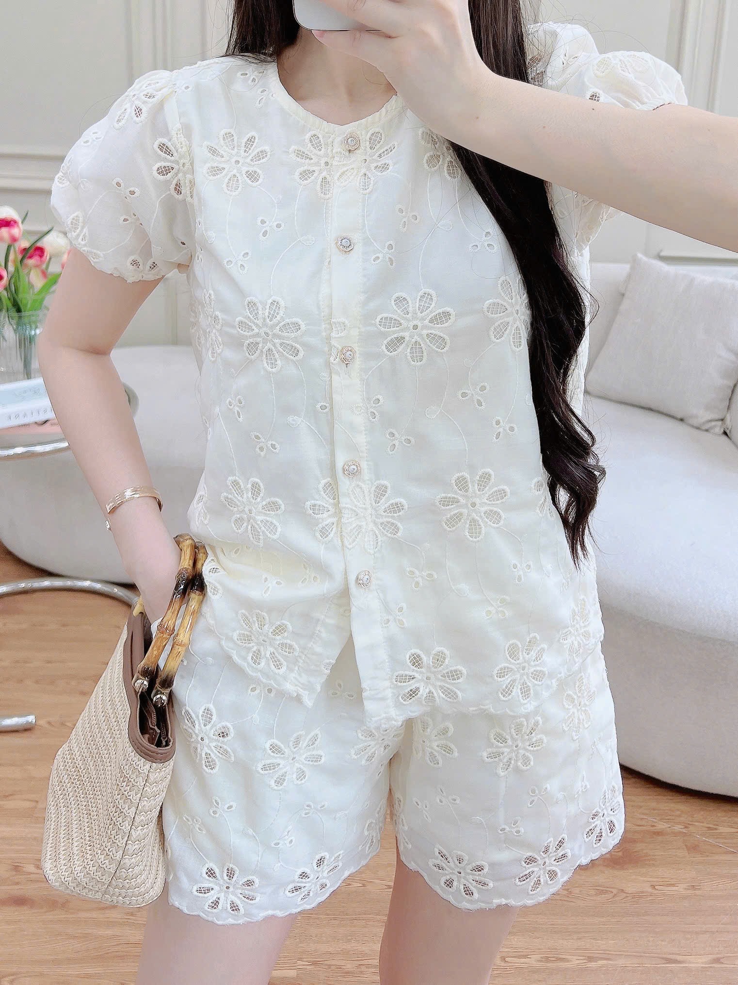 Mô tả Bộ Đồ Nữ Evalover Chất Liệu Thô, Họa Tiết Thêu Hoa, Có Lót Trong SET2024286 - 3