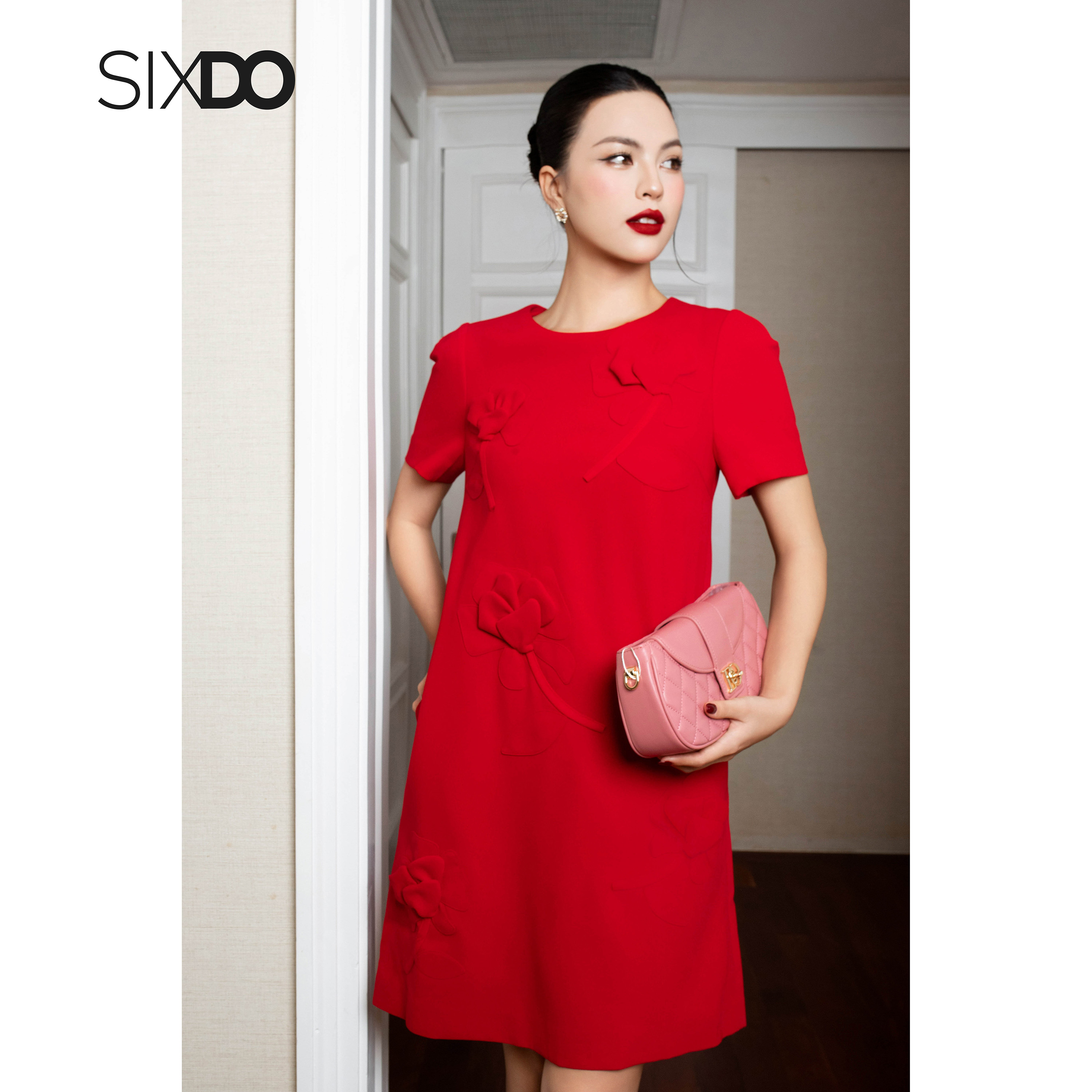 Mô tả Đầm suông ngắn tay hoa 3D SIXDO (Red 3D Flower Tendy Loose Dress) - 2