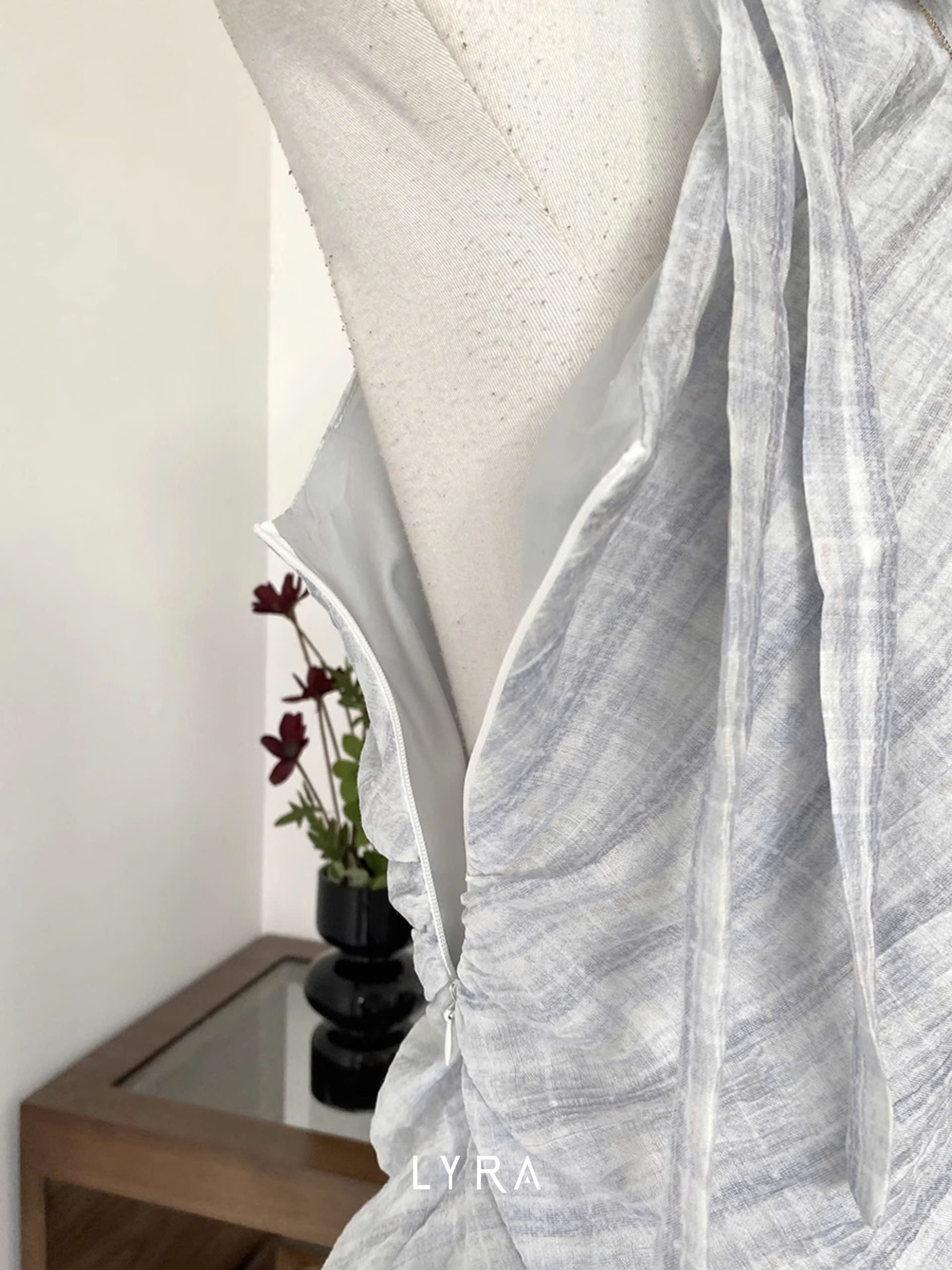 Mô tả LYRA - Áo Yếm Kẻ Cách Điệu Dây Nơ Viền Ren Nhún Eo Phong Cách Tiểu Thư Hàn Quốc - CSYAC0290 - 8