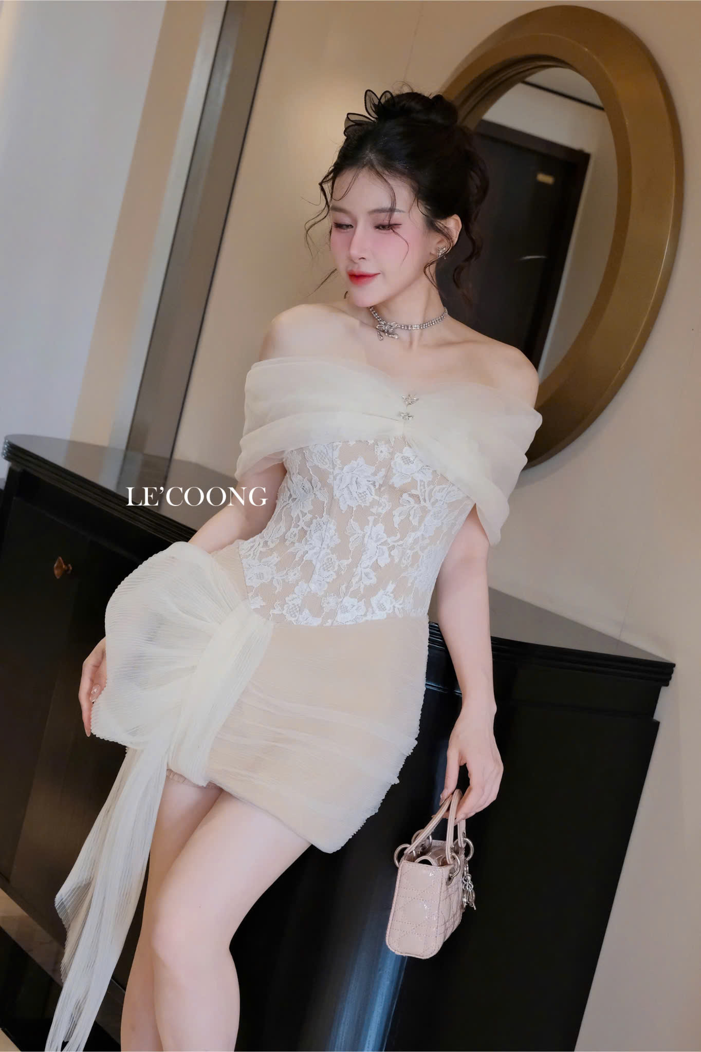 Mô tả Váy Đẹp Trễ Vai Phối Voan Tơ Đính Đá LECOONG V773 Đầm Tiểu Thư Màu Be Đen Đi Tiệc Sang Chảnh - 1