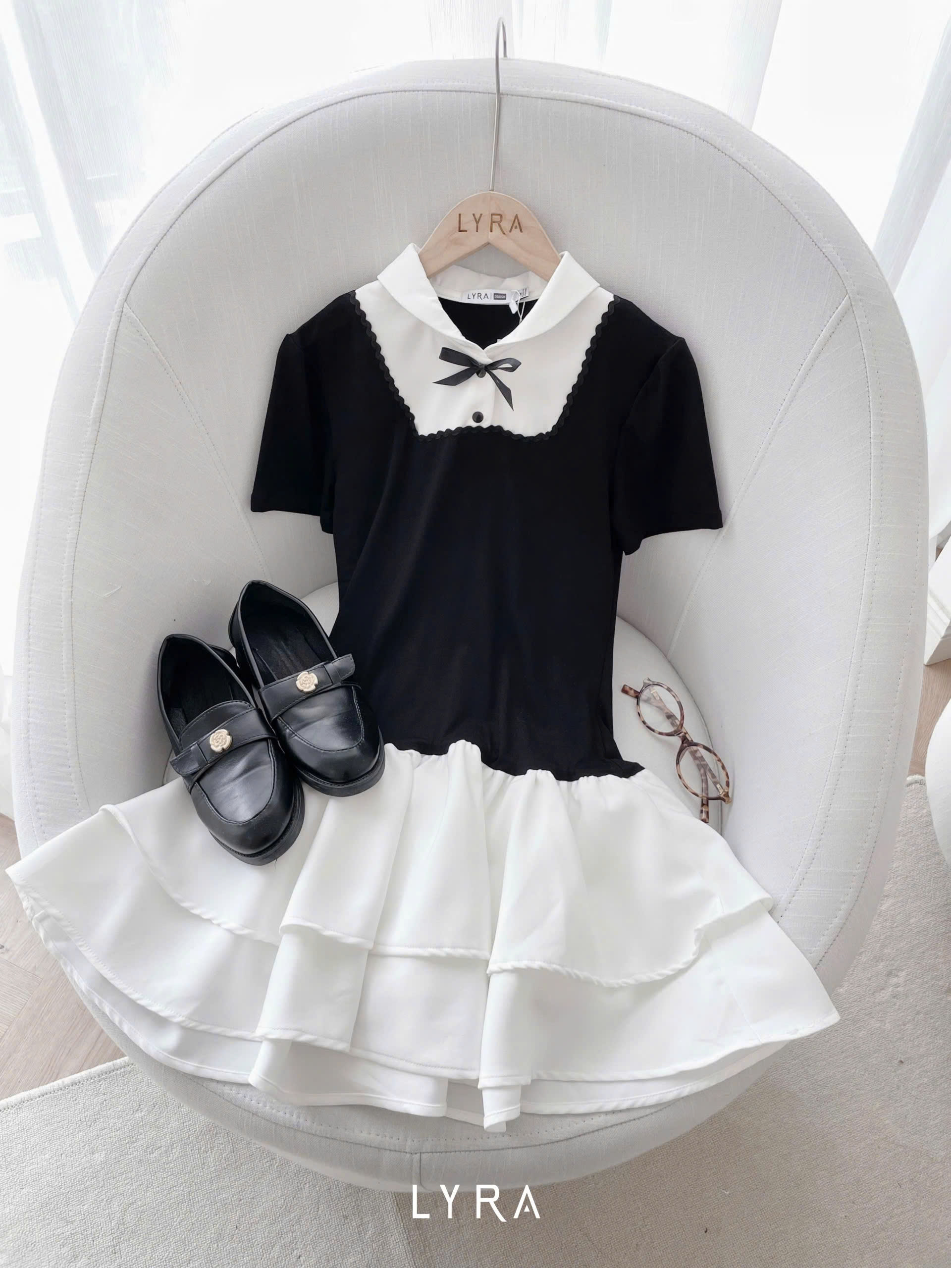 Mô tả LYRA DESIGN - Váy đầm nữ ngắn tay thiết kế Meli Dress cổ yếm cách điệu phối nơ chân váy xòe style tiểu thư - LWNVD030 - 4