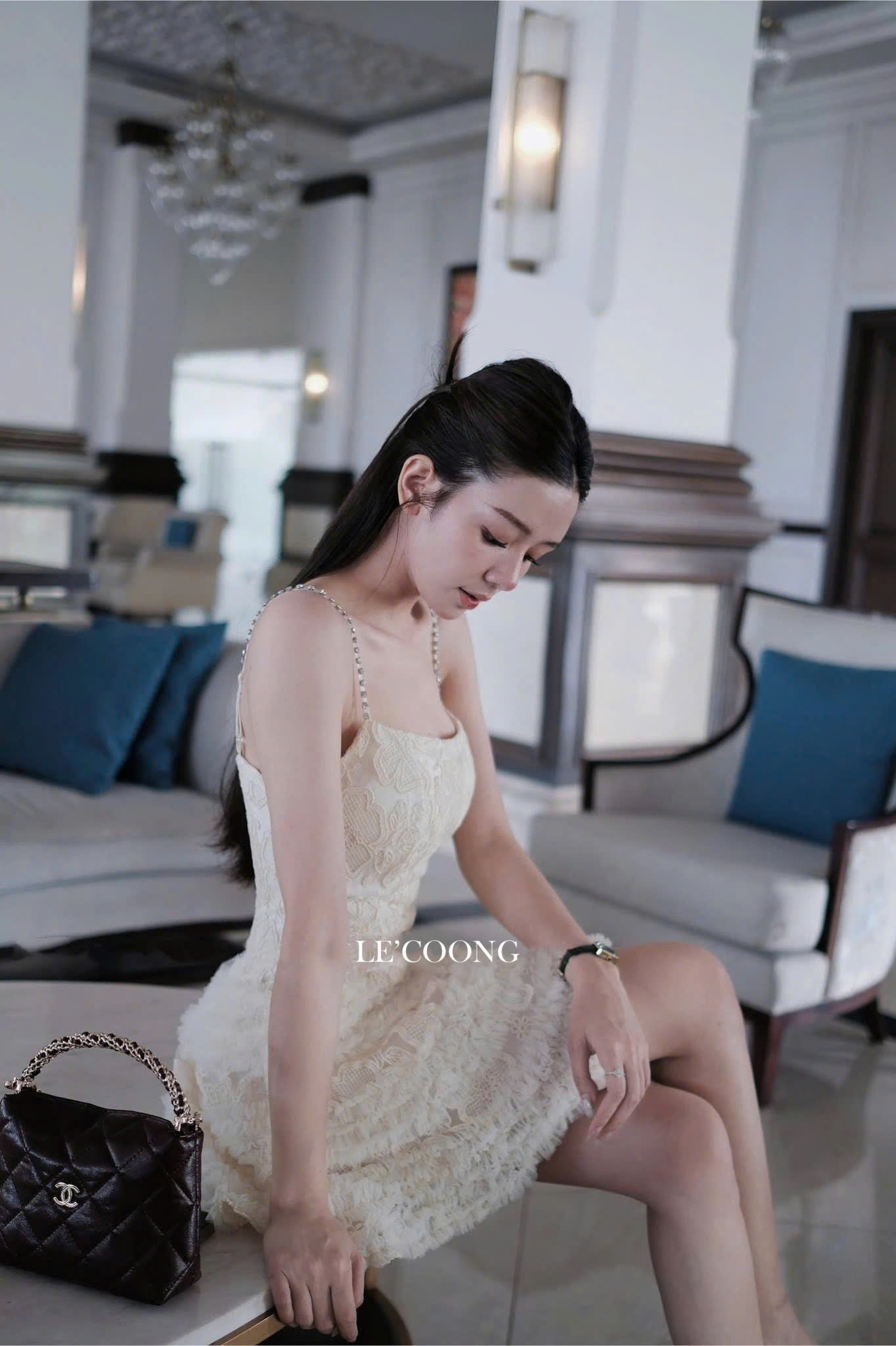 Mô tả Váy Thiết Kế Dáng Ngắn Hai Đính Đá LECOONG V777 Đầm Đẹp Đính Đá Màu Kem Sang Chảnh - 4