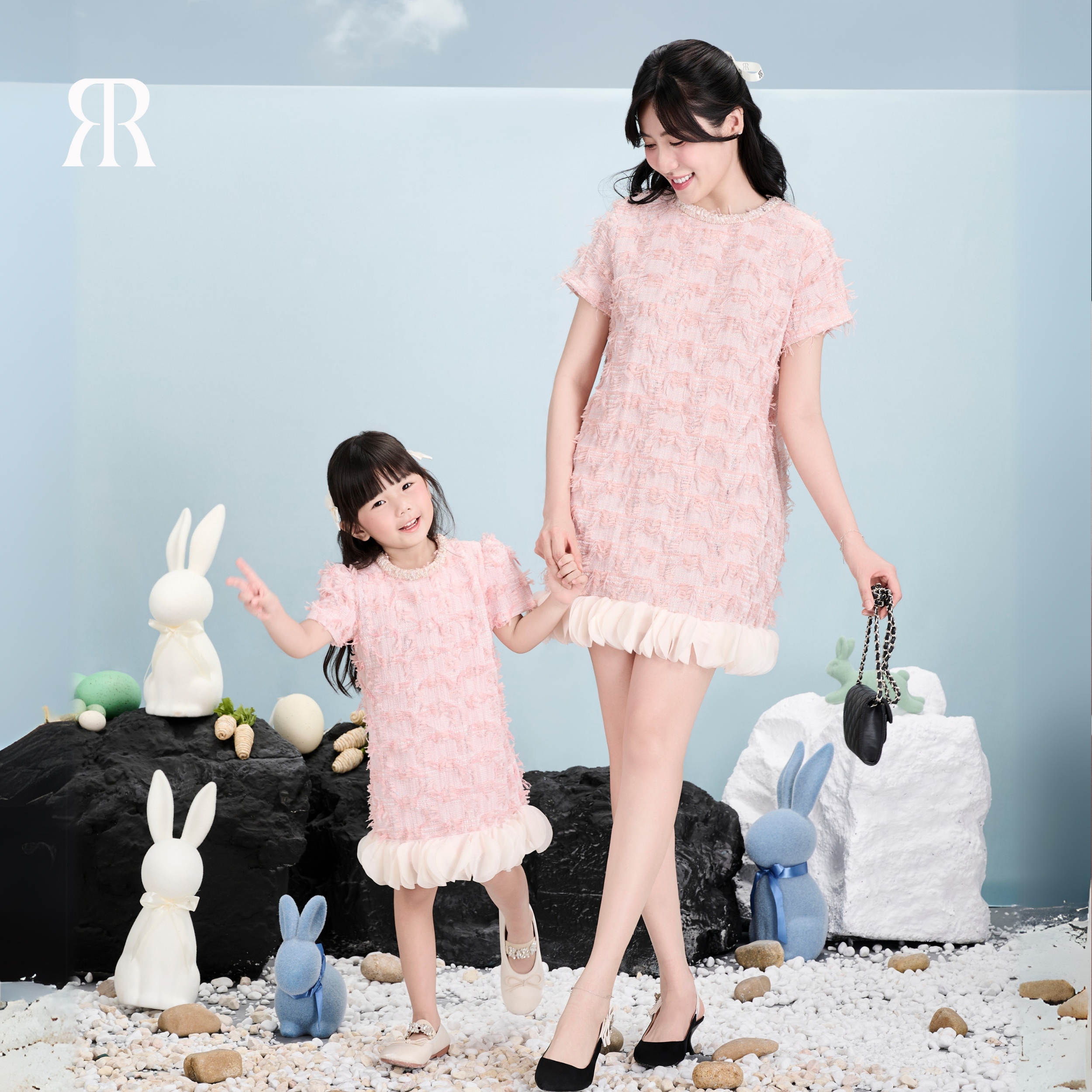 Mô tả RẬP MOMMY & BABY - Đầm Hồng Cổ Tròn Kết Dây Tweed Tay Ngắn - PARIS 04 - 1