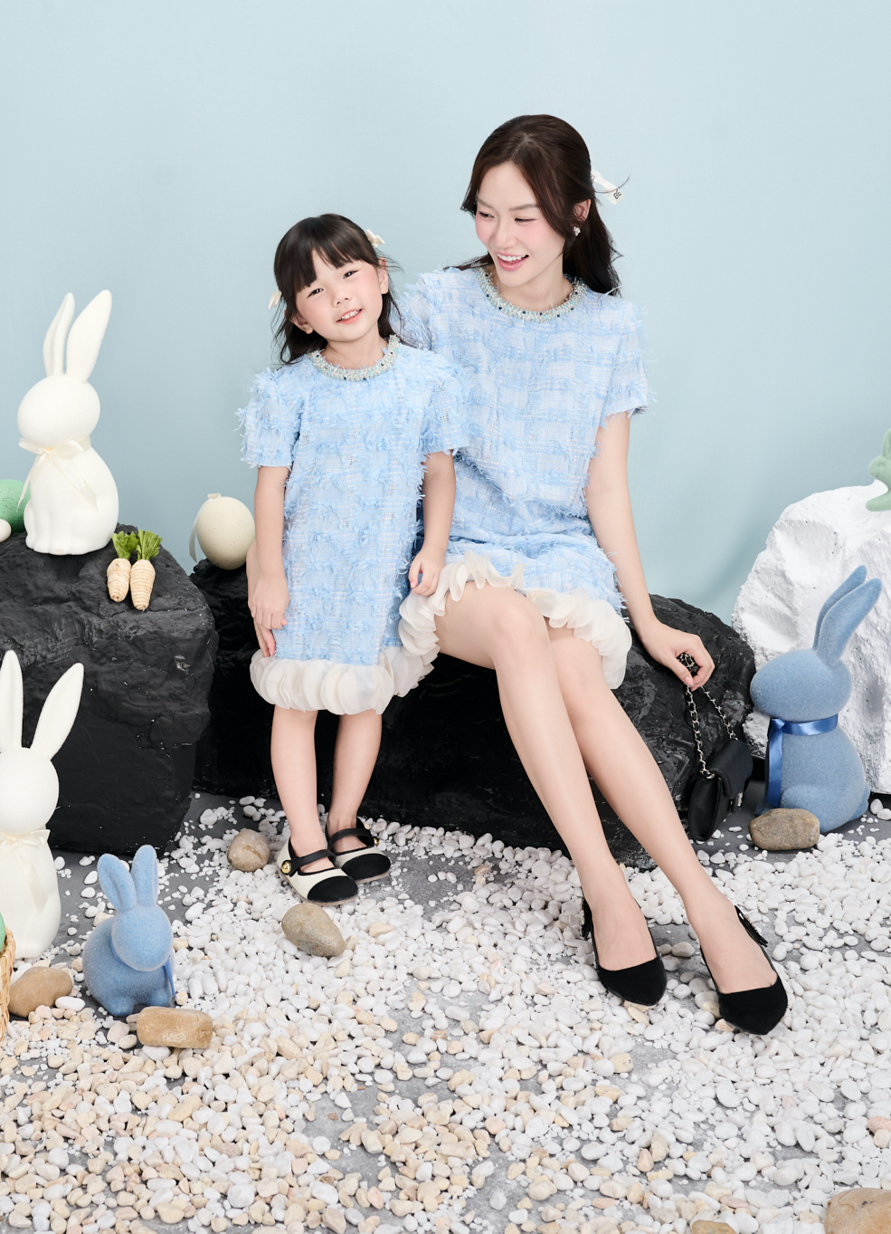 Mô tả RẬP MOMMY & BABY - Đầm Xanh Cổ Tròn Kết Dây Tweed Tay Ngắn - PARIS 04 - 1