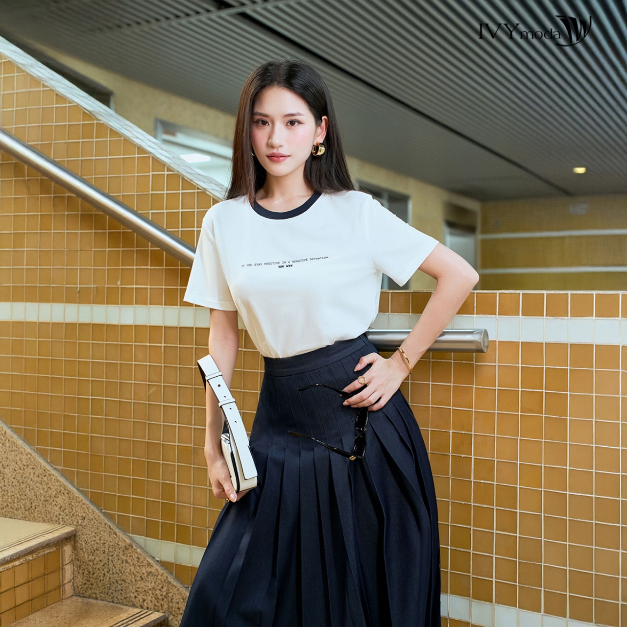 Mô tả Motion Skirt - Chân váy denim xếp ly, Chân váy công sở dạo phố nữ IVY moda MS 30B0106 - 5