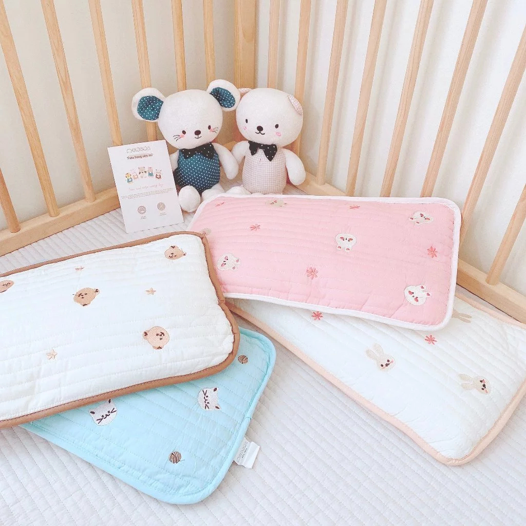 Mô tả Gối Điều Hoà IQKAO Chất Liệu Tencel Cao Cấp – Mát, Thấm Hút Tốt, Dịu Êm Cho Làn Da Nhạy Cảm Của Bé - 1