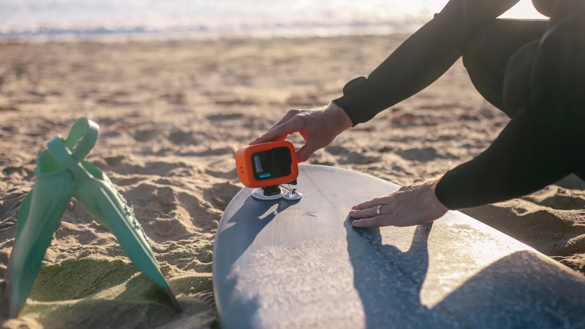 Mô tả GoPro Surfboard Mounts - Chân gắn ván lướt sóng tương thích với tất cả Camera GoPro HERO - 2