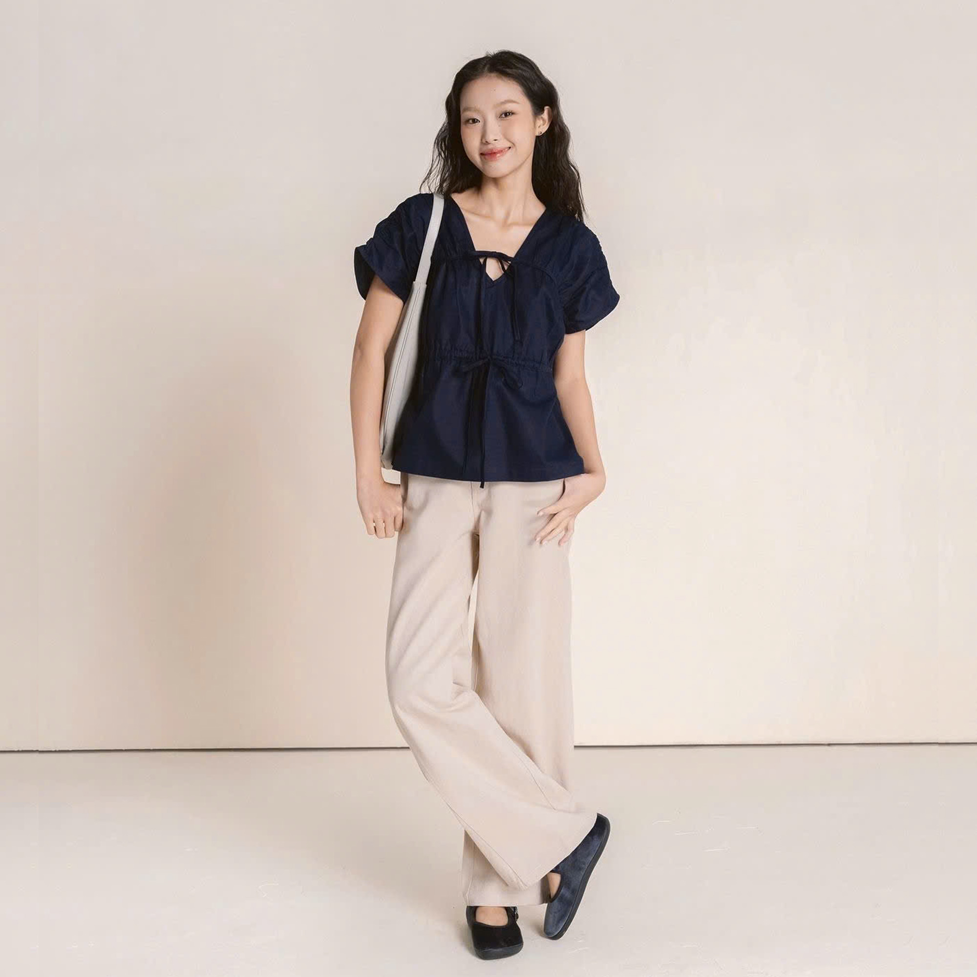 Áo sơ mi kiểu nữ cổ V rút nhúng Moca Vintagevibes. | Shopee Việt Nam
