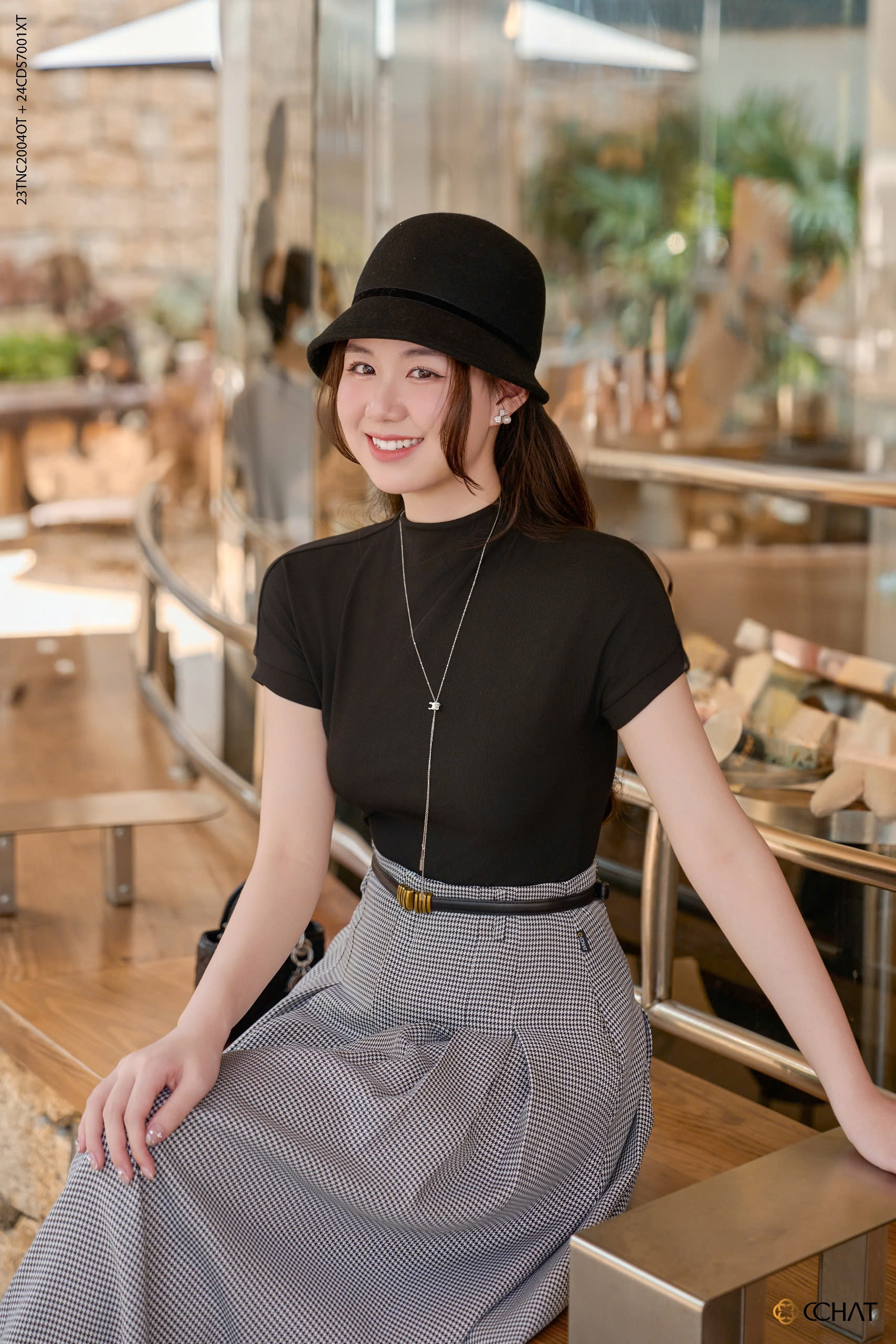 Mô tả Áo Thun 𝐂𝐂𝐇𝐀𝐓 Kiểu Bổ Lưng Sau Dáng Ôm Chất Vải Mềm Mịn Co Giãn 4 chiều 23TNC2004OT - 9
