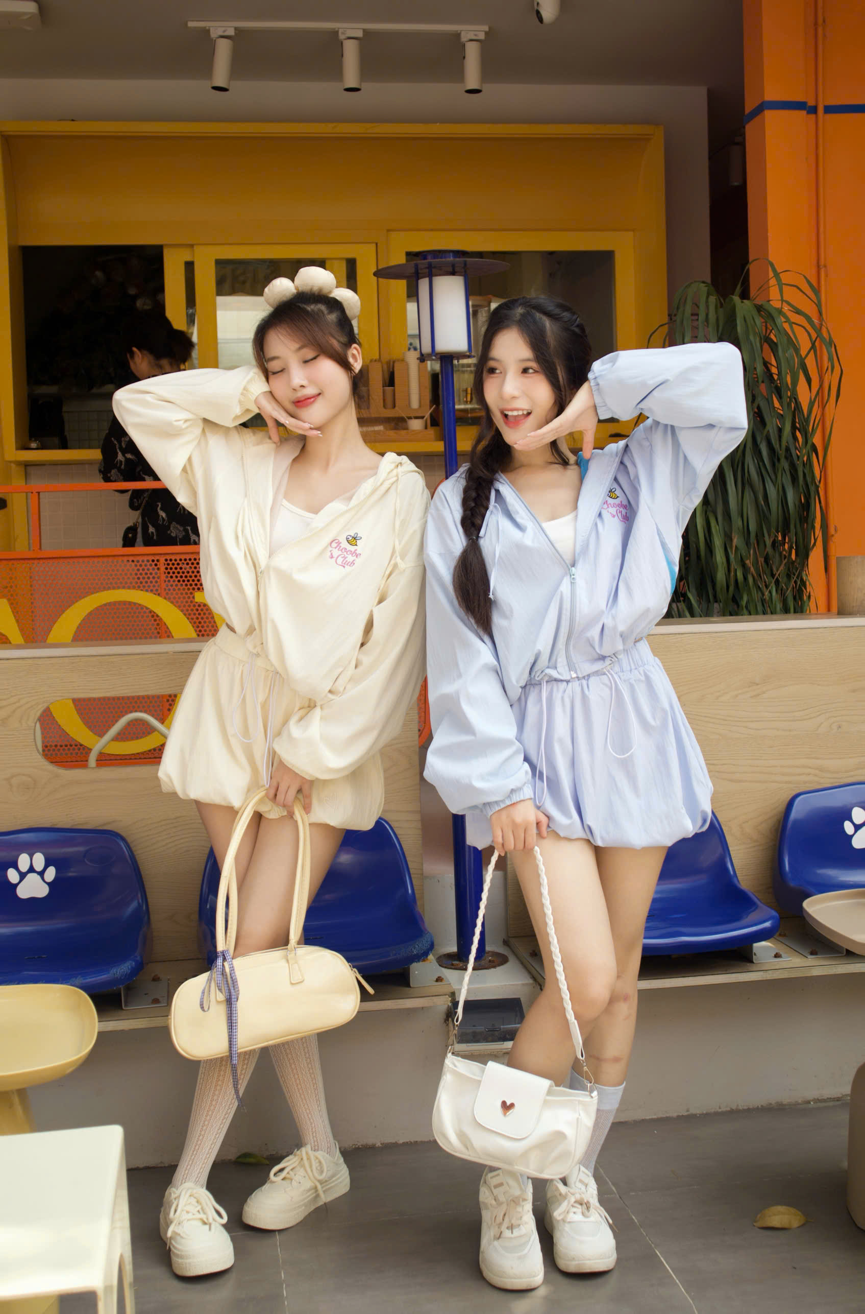 Mô tả Set áo khoác nữ Windbee Choobe Club chống nắng cản gió vải gió lụa khóa kéo kèm quần đùi AK18 + QS18 - 1